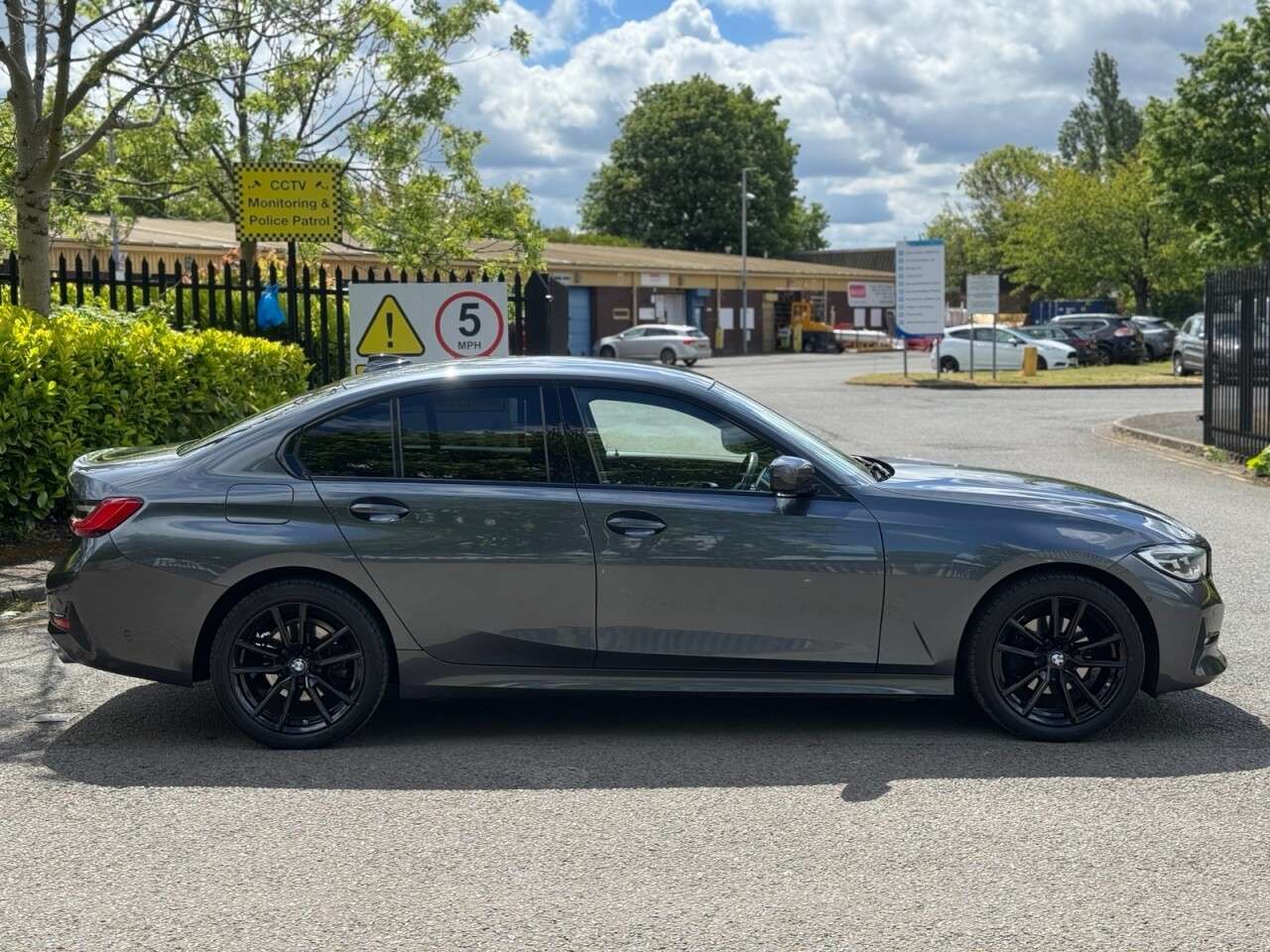 A 2019 BMW 3 SERIES 2.0 320d Sport Saloon 4dr Diesel Auto xDrive Euro 6 (s/s) (190 ps) ULEZ+1O+ A 2019 BMW 3 SERIES 2.0 320d Sport Saloon 4dr Diesel Auto xDrive Euro 6 (s/s) (190 ps) ULEZ+1O+