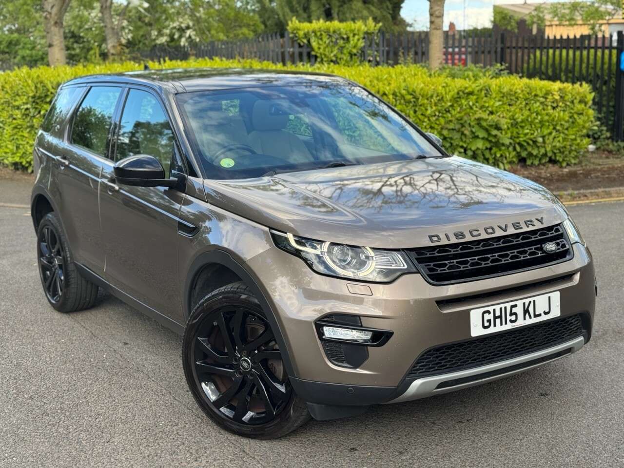 A 2015 LAND ROVER DISCOVERY SPORT 2.2 SD4 HSE SUV 5dr Diesel Auto 4WD Euro 5 (s/s) (190 ps) ULEZ+FSH+1O+7 SEA A 2015 LAND ROVER DISCOVERY SPORT 2.2 SD4 HSE SUV 5dr Diesel Auto 4WD Euro 5 (s/s) (190 ps) ULEZ+FSH+1O+7 SEA
