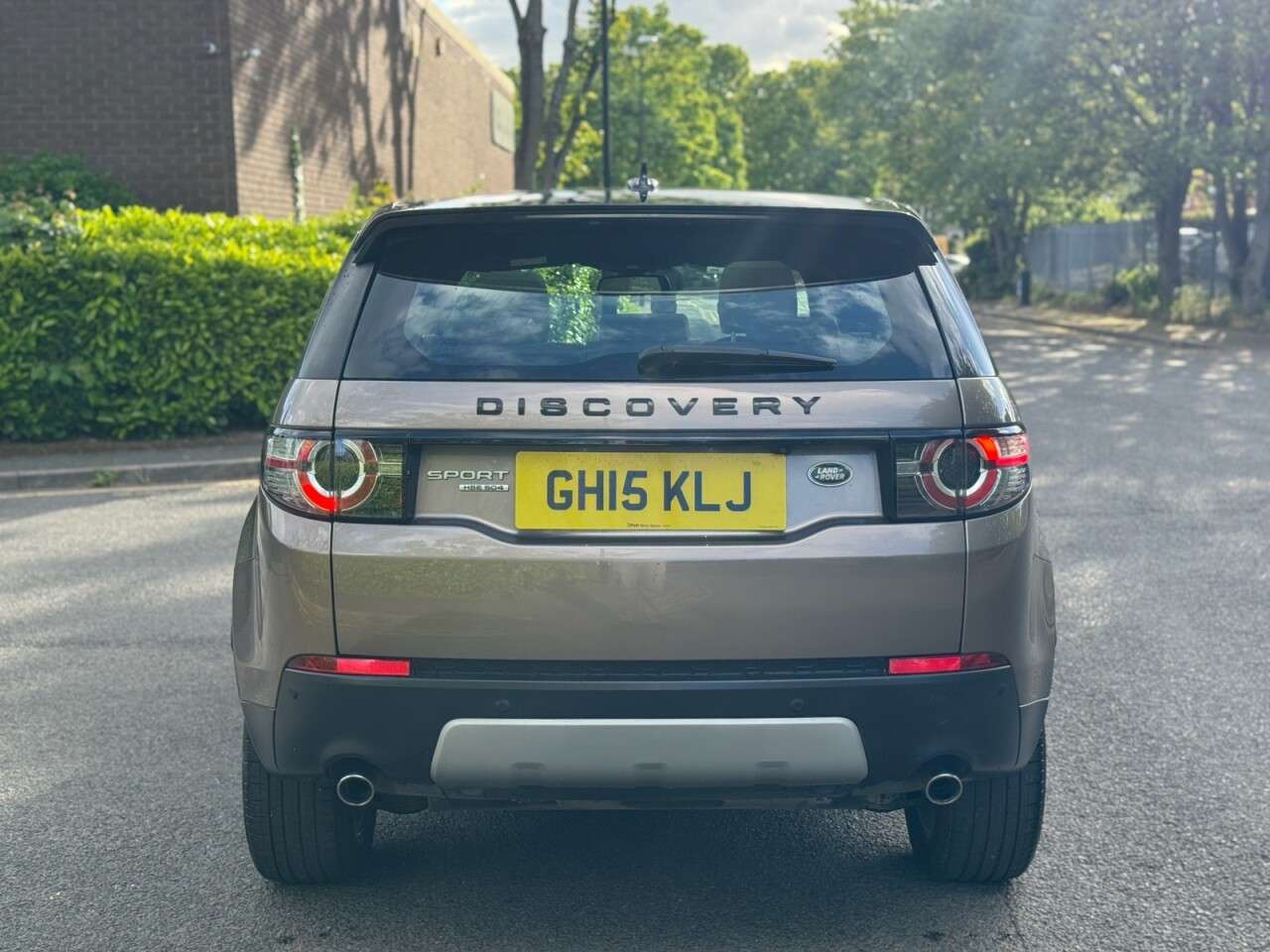A 2015 LAND ROVER DISCOVERY SPORT 2.2 SD4 HSE SUV 5dr Diesel Auto 4WD Euro 5 (s/s) (190 ps) ULEZ+FSH+1O+7 SEA A 2015 LAND ROVER DISCOVERY SPORT 2.2 SD4 HSE SUV 5dr Diesel Auto 4WD Euro 5 (s/s) (190 ps) ULEZ+FSH+1O+7 SEA