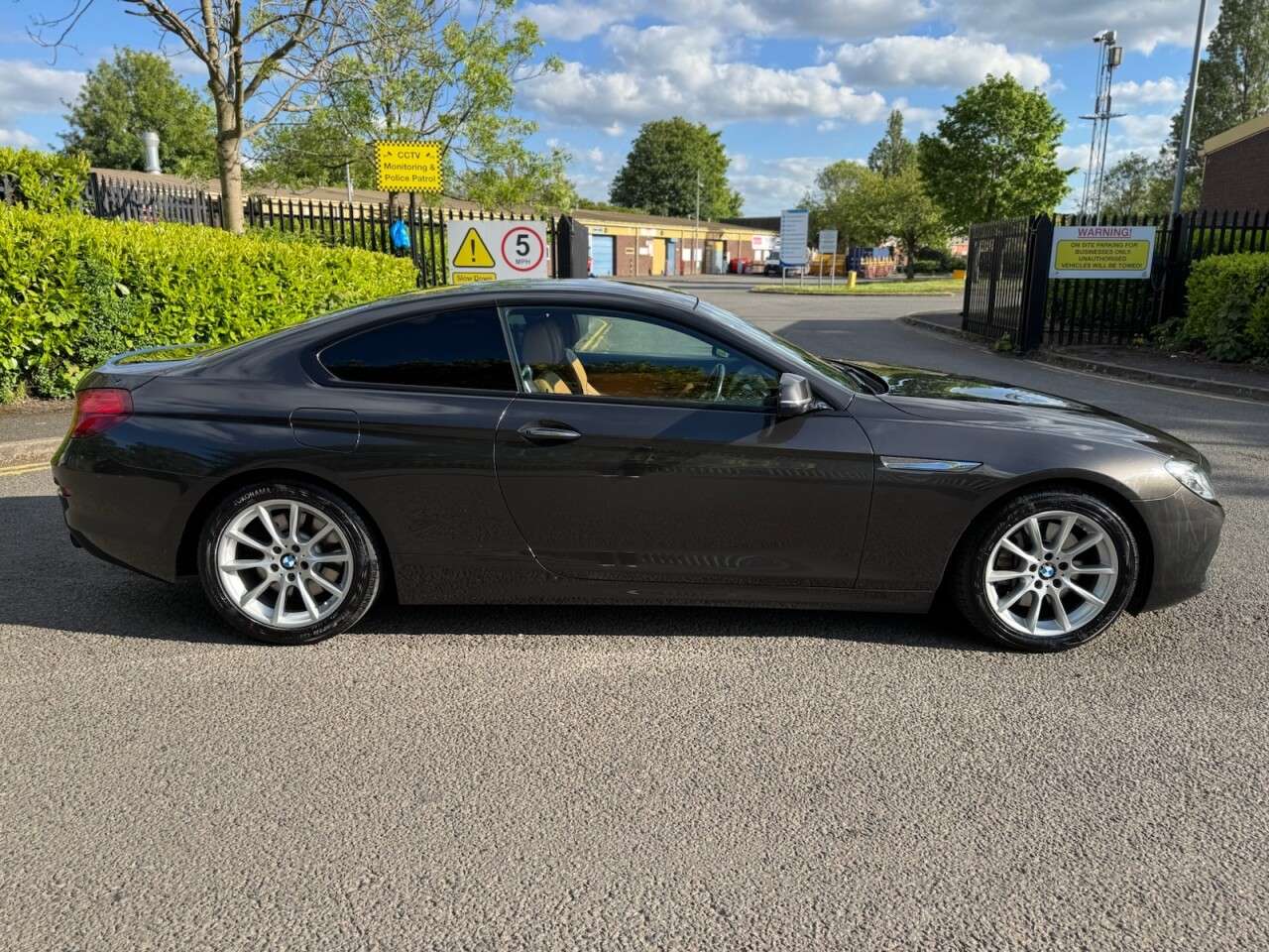 A 2017 BMW 6 SERIES 3.0 640d SE Coupe 2dr Diesel Auto Euro 6 (s/s) (313 ps) ULEZ+FSH+LTHR+HTDS+ A 2017 BMW 6 SERIES 3.0 640d SE Coupe 2dr Diesel Auto Euro 6 (s/s) (313 ps) ULEZ+FSH+LTHR+HTDS+