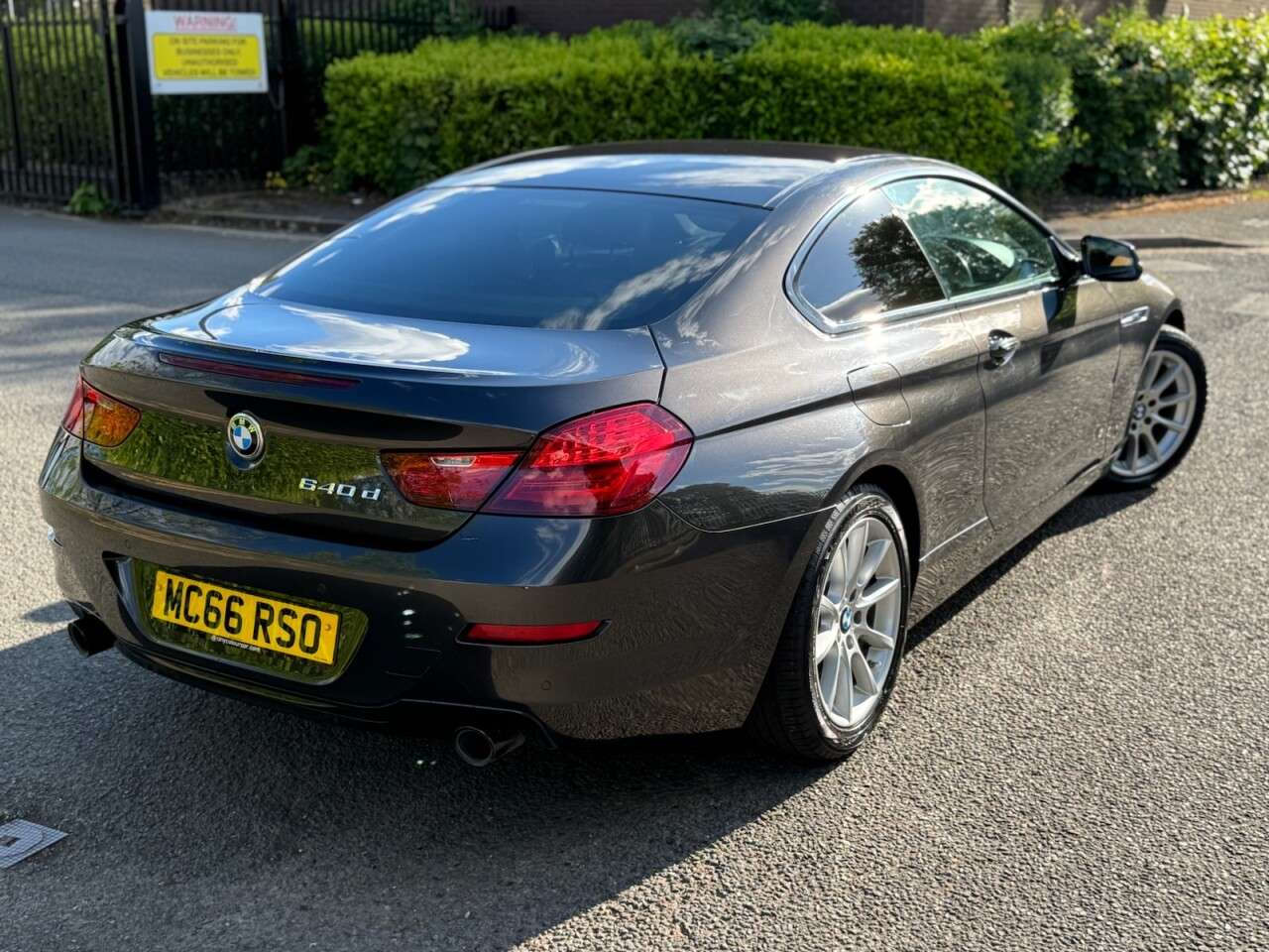 A 2017 BMW 6 SERIES 3.0 640d SE Coupe 2dr Diesel Auto Euro 6 (s/s) (313 ps) ULEZ+FSH+LTHR+HTDS+ A 2017 BMW 6 SERIES 3.0 640d SE Coupe 2dr Diesel Auto Euro 6 (s/s) (313 ps) ULEZ+FSH+LTHR+HTDS+