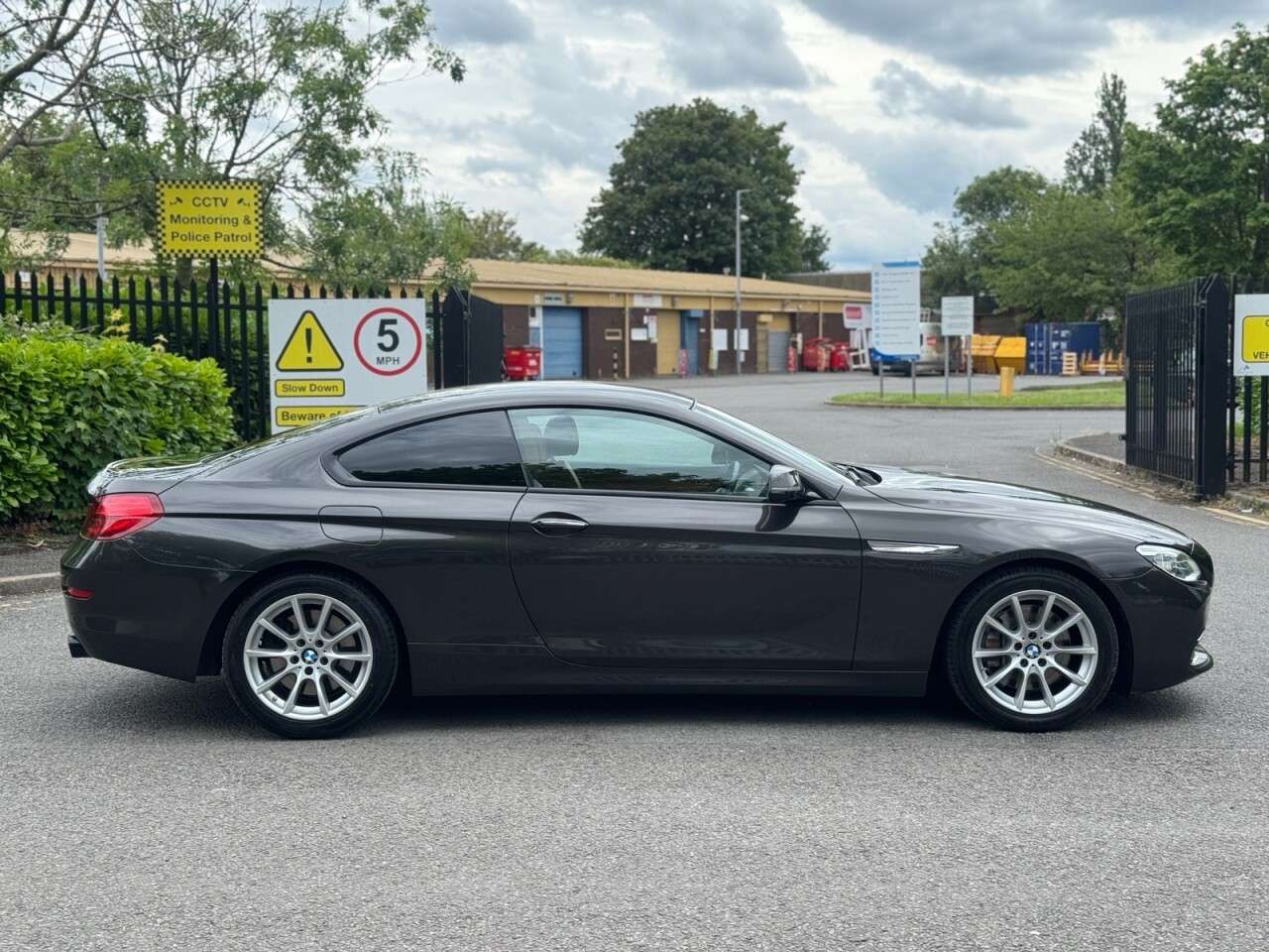 A 2017 BMW 6 SERIES 3.0 640d SE Coupe 2dr Diesel Auto Euro 6 (s/s) (313 ps) ULEZ+FSH+LTHR+HTDS+ A 2017 BMW 6 SERIES 3.0 640d SE Coupe 2dr Diesel Auto Euro 6 (s/s) (313 ps) ULEZ+FSH+LTHR+HTDS+