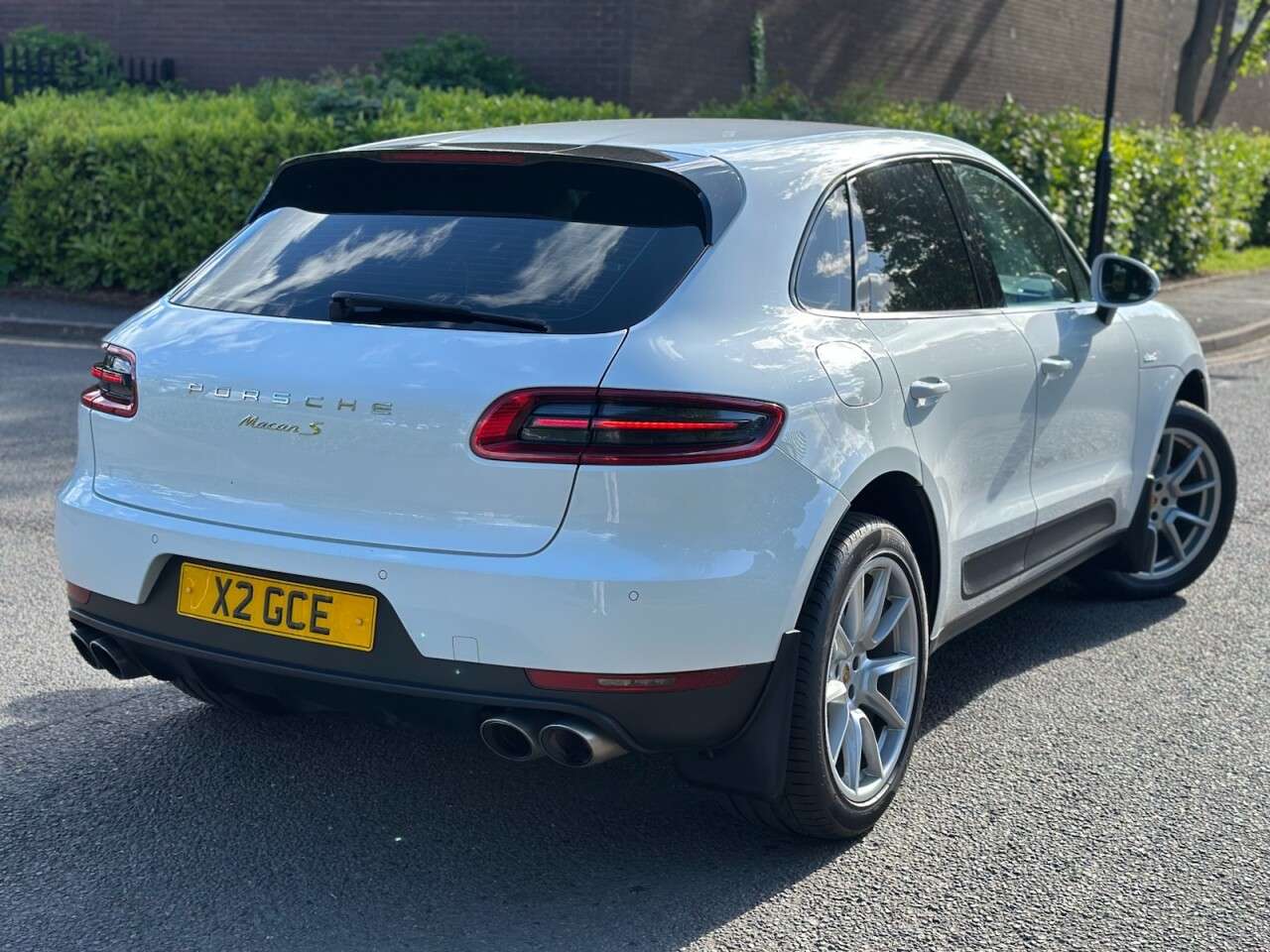 A 2016 PORSCHE MACAN 3.0 TD V6 S SUV 5dr Diesel PDK 4WD Euro 6 (s/s) (258 ps) A 2016 PORSCHE MACAN 3.0 TD V6 S SUV 5dr Diesel PDK 4WD Euro 6 (s/s) (258 ps)