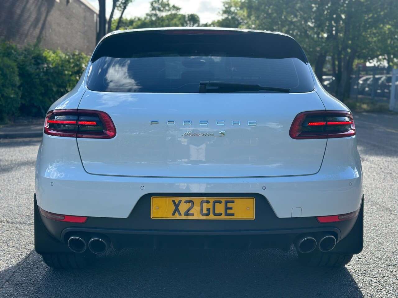 A 2016 PORSCHE MACAN 3.0 TD V6 S SUV 5dr Diesel PDK 4WD Euro 6 (s/s) (258 ps) A 2016 PORSCHE MACAN 3.0 TD V6 S SUV 5dr Diesel PDK 4WD Euro 6 (s/s) (258 ps)