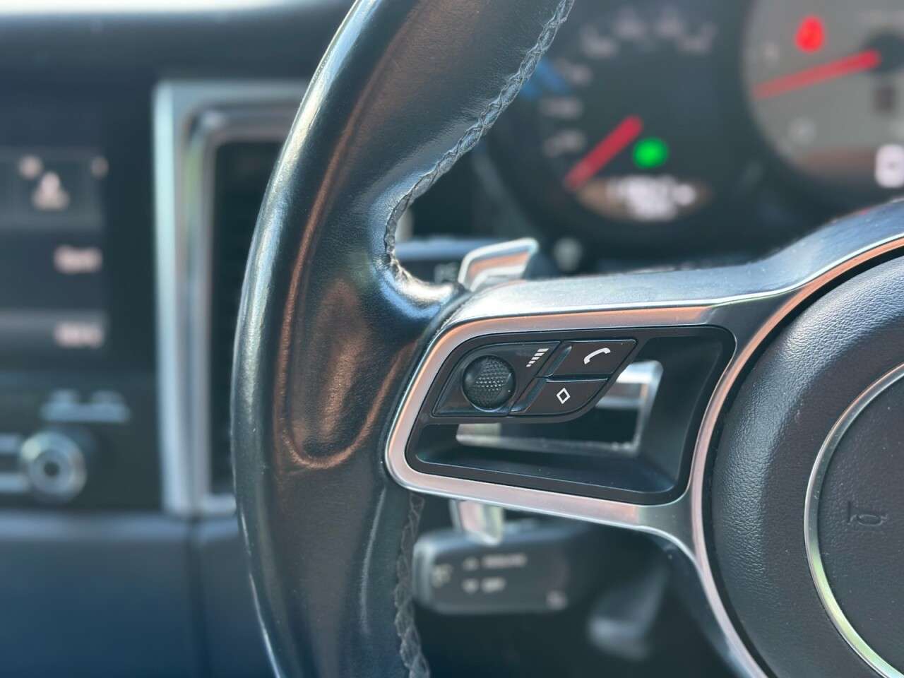 2016 PORSCHE MACAN 2016 PORSCHE MACAN