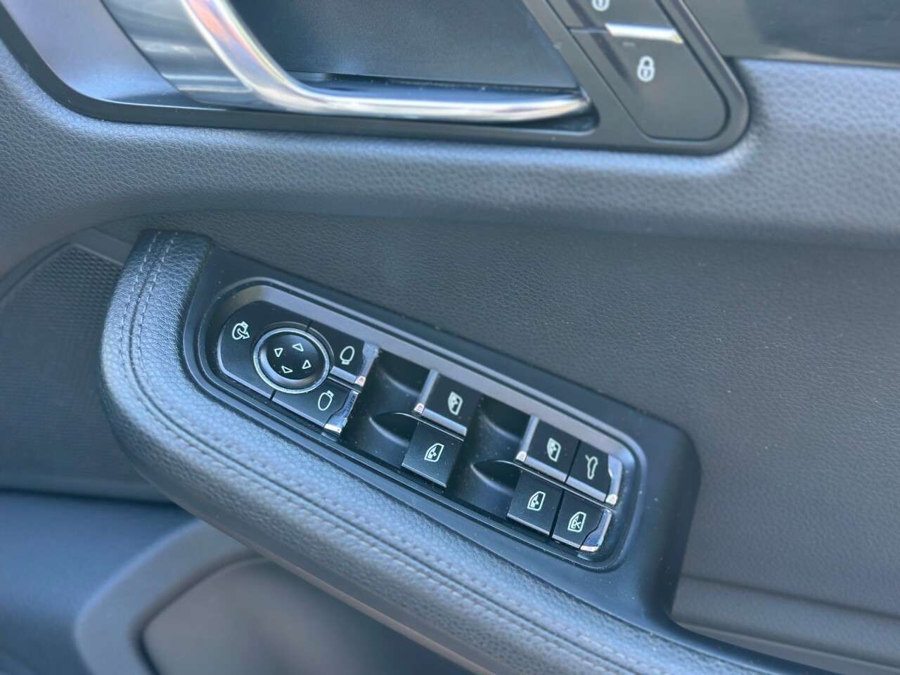 2016 PORSCHE MACAN 2016 PORSCHE MACAN