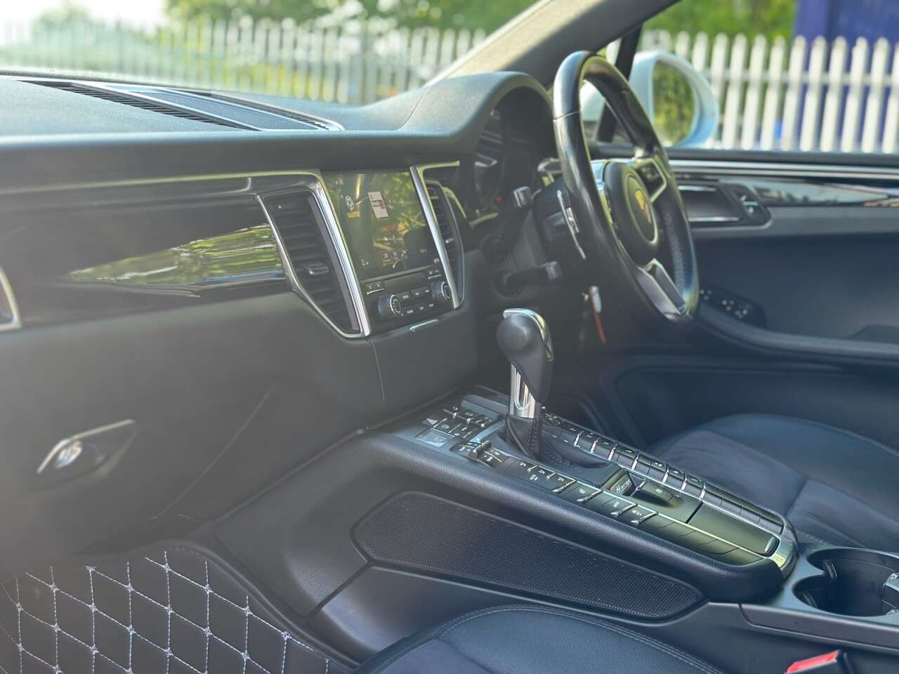 2016 PORSCHE MACAN 2016 PORSCHE MACAN