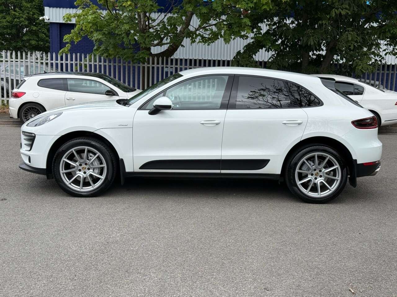 A 2011 PORSCHE MACAN 3.0 TD V6 S SUV 5dr Diesel PDK 4WD Euro 6 (s/s) (258 ps) A 2011 PORSCHE MACAN 3.0 TD V6 S SUV 5dr Diesel PDK 4WD Euro 6 (s/s) (258 ps)