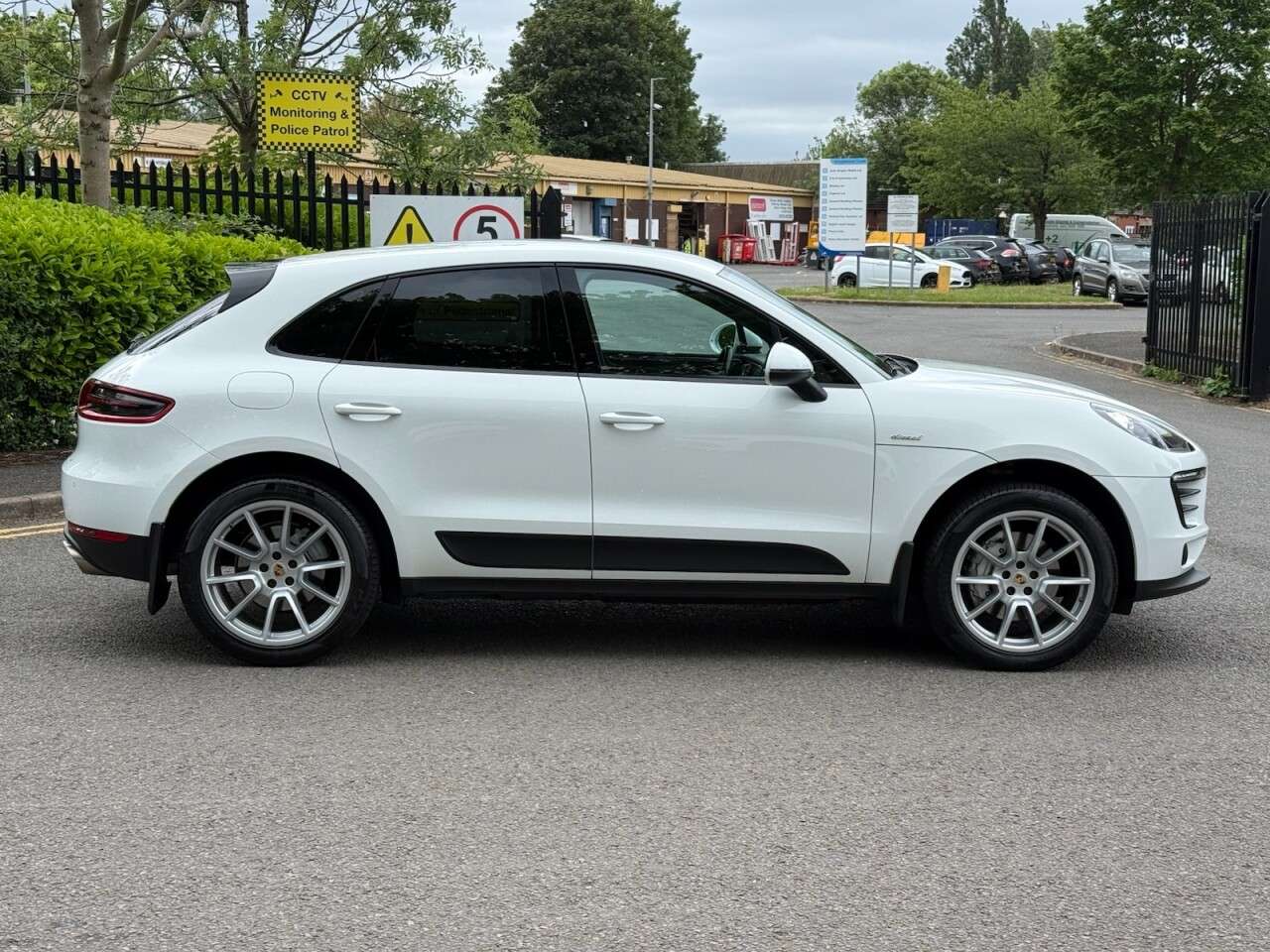 2011 PORSCHE MACAN 2011 PORSCHE MACAN
