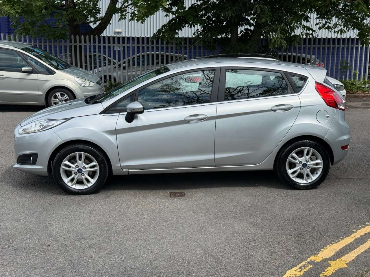 A 2015 FORD FIESTA 1.6 Zetec Hatchback 5dr Petrol Powershift Euro 6 (105 ps) ULEZ+FSH+1FO+LOW A 2015 FORD FIESTA 1.6 Zetec Hatchback 5dr Petrol Powershift Euro 6 (105 ps) ULEZ+FSH+1FO+LOW