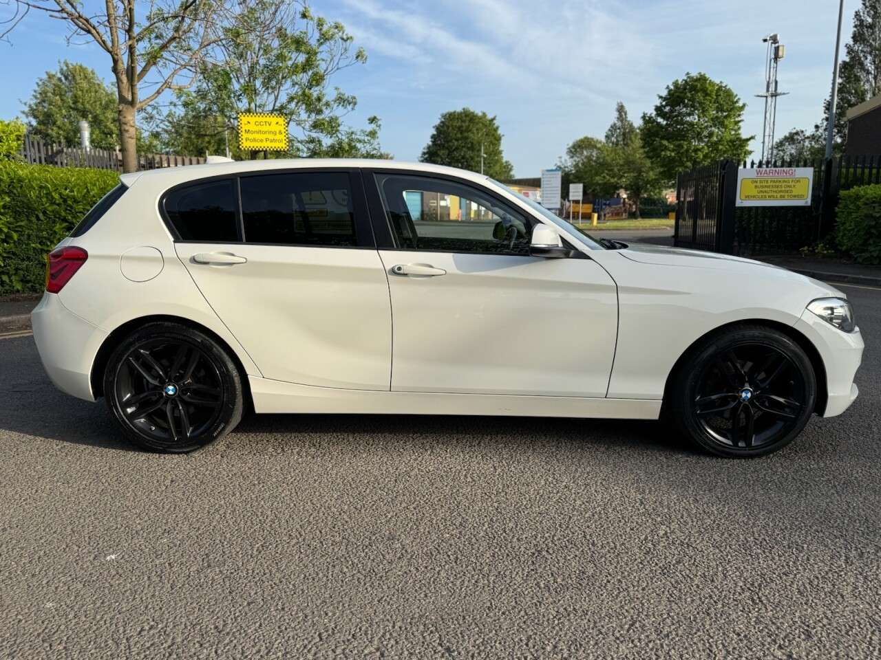 A 2018 BMW 1 SERIES 2.0 120d Sport Hatchback 5dr Diesel Auto xDrive Euro 6 (s/s) (190 ps) 1 FMR A 2018 BMW 1 SERIES 2.0 120d Sport Hatchback 5dr Diesel Auto xDrive Euro 6 (s/s) (190 ps) 1 FMR