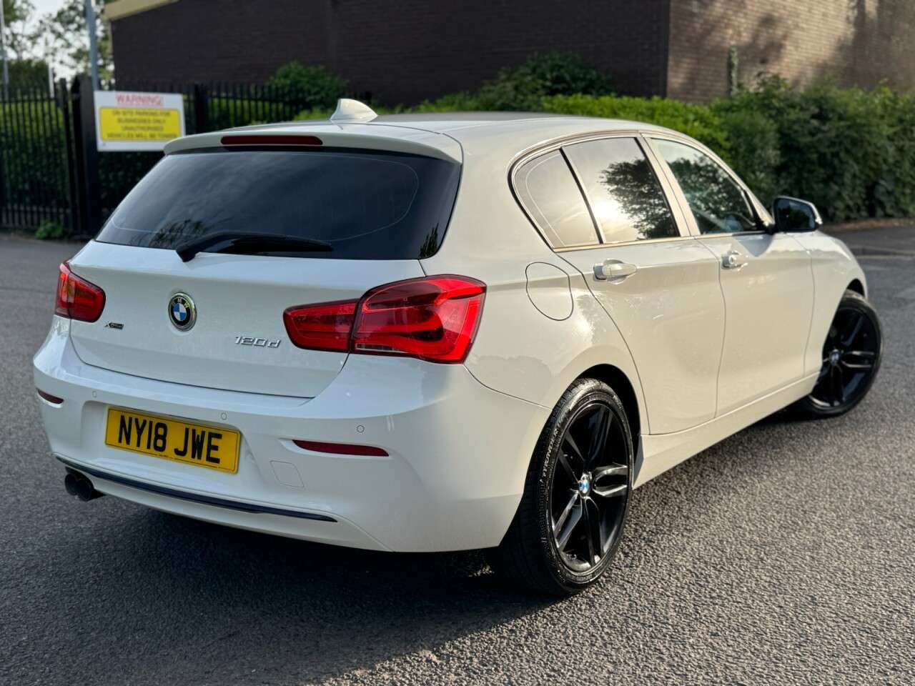 A 2018 BMW 1 SERIES 2.0 120d Sport Hatchback 5dr Diesel Auto xDrive Euro 6 (s/s) (190 ps) 1 FMR A 2018 BMW 1 SERIES 2.0 120d Sport Hatchback 5dr Diesel Auto xDrive Euro 6 (s/s) (190 ps) 1 FMR