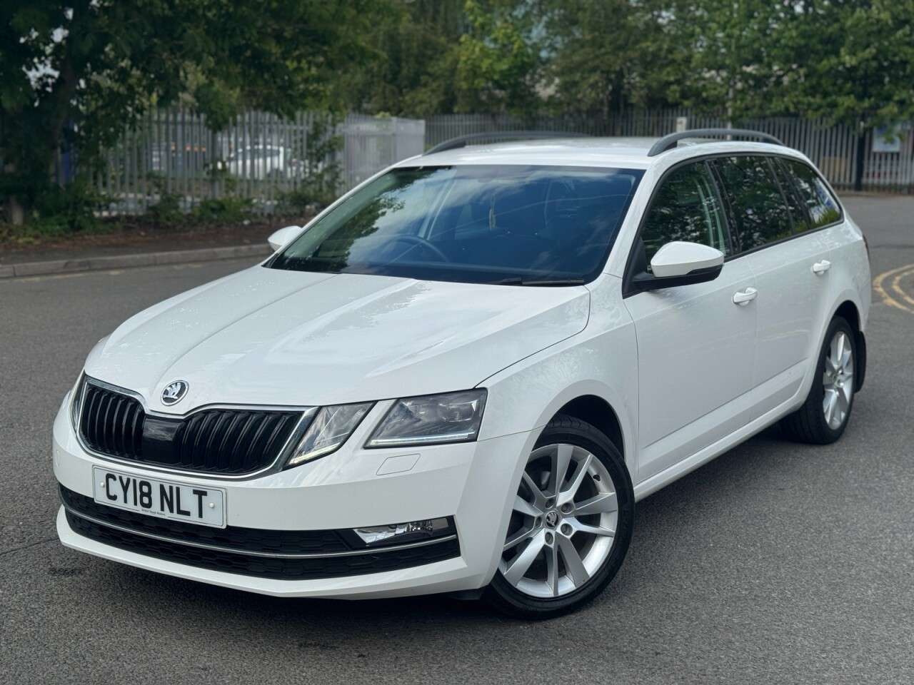 A 2018 SKODA OCTAVIA 1.6 TDI SE L Estate 5dr Diesel Manual Euro 6 (s/s) (115 ps) A 2018 SKODA OCTAVIA 1.6 TDI SE L Estate 5dr Diesel Manual Euro 6 (s/s) (115 ps)