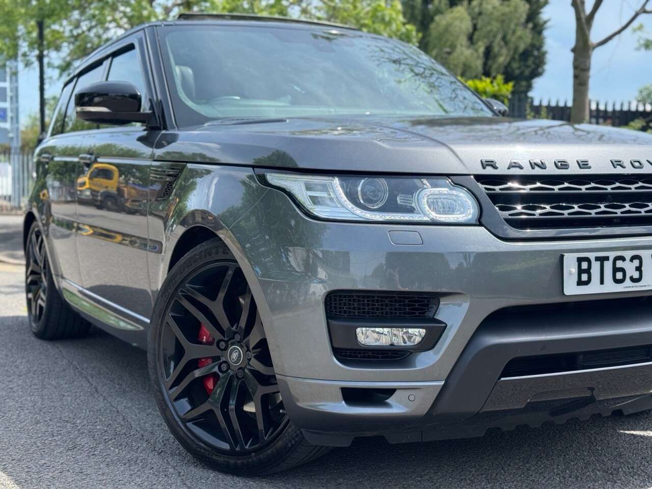 A 2014 LAND ROVER RANGE ROVER SPORT 3.0 SD V6 Autobiography Dynamic SUV 5dr Diesel Auto 4WD Euro 5 (s/s) (292 p A 2014 LAND ROVER RANGE ROVER SPORT 3.0 SD V6 Autobiography Dynamic SUV 5dr Diesel Auto 4WD Euro 5 (s/s) (292 p