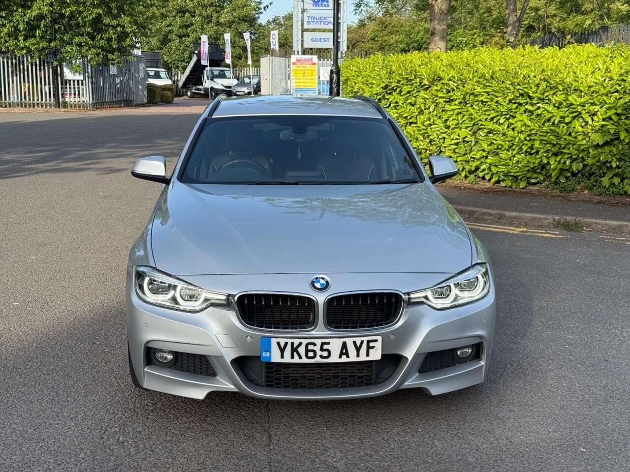 A 2015 BMW 3 SERIES 2.0 318d M Sport Touring 5dr Diesel Manual Euro 6 (s/s) (150 ps) A 2015 BMW 3 SERIES 2.0 318d M Sport Touring 5dr Diesel Manual Euro 6 (s/s) (150 ps)