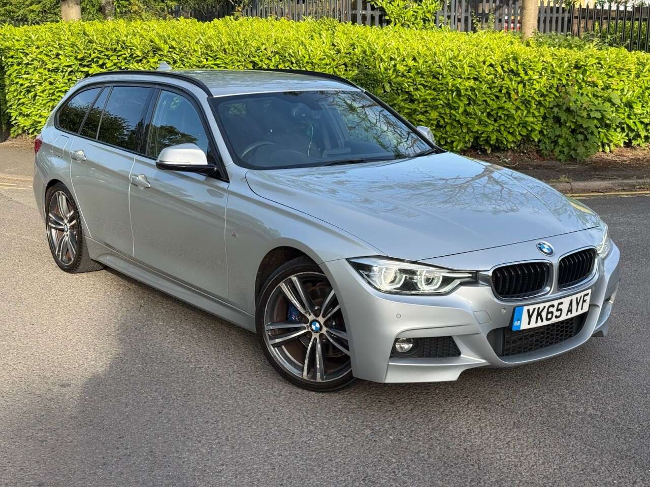 A 2015 BMW 3 SERIES 2.0 318d M Sport Touring 5dr Diesel Manual Euro 6 (s/s) (150 ps) A 2015 BMW 3 SERIES 2.0 318d M Sport Touring 5dr Diesel Manual Euro 6 (s/s) (150 ps)