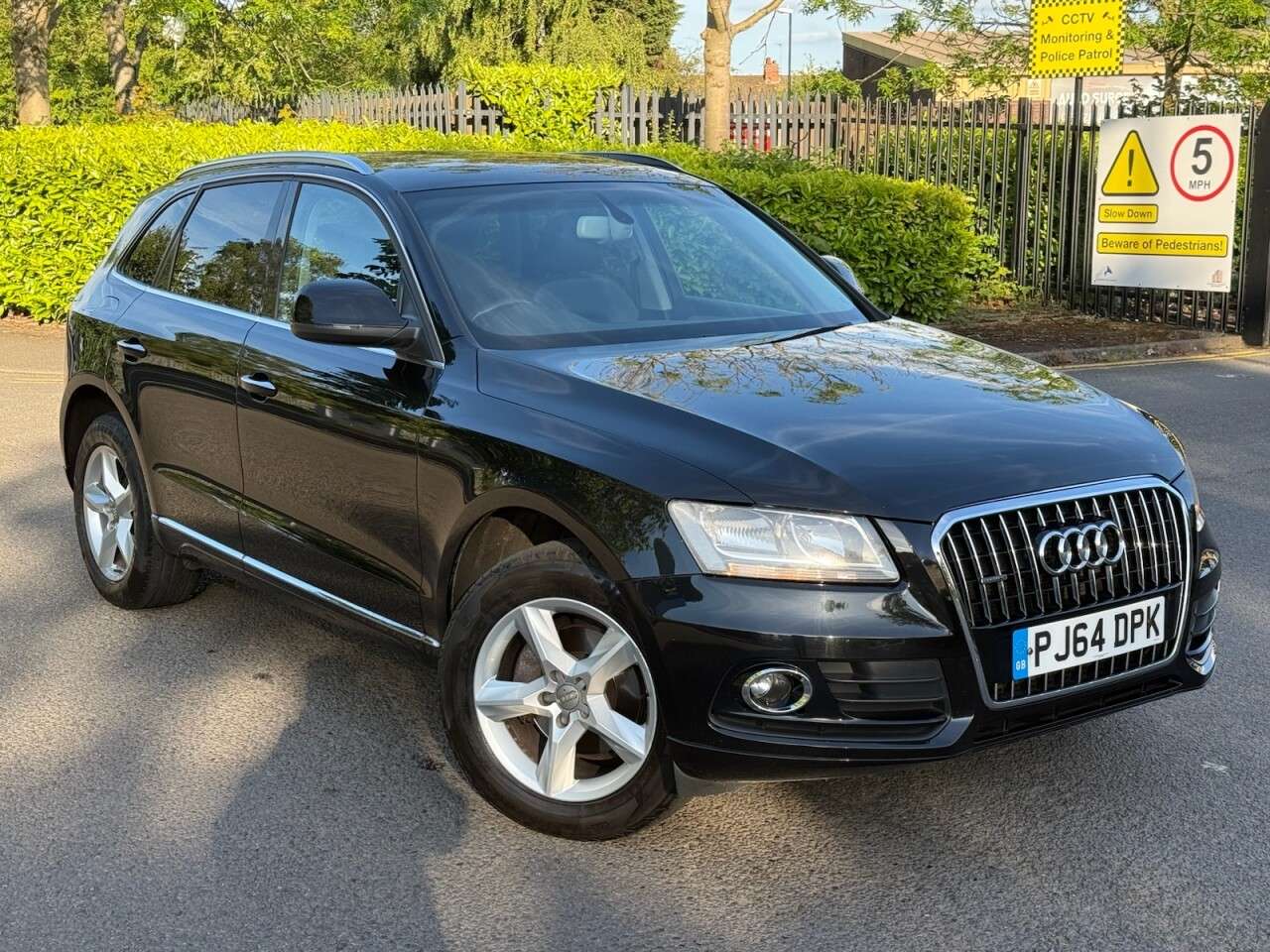 A 2014 AUDI Q5 2.0 TDI SE SUV 5dr Diesel Manual quattro Euro 5 (s/s) (150 ps) A 2014 AUDI Q5 2.0 TDI SE SUV 5dr Diesel Manual quattro Euro 5 (s/s) (150 ps)