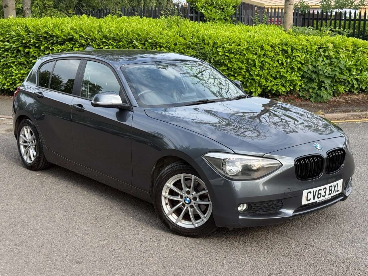 A 2013 BMW 1 SERIES 1.6 116d ED EfficientDynamics Business Hatchback 5dr Diesel Manual Euro 5 ( A 2013 BMW 1 SERIES 1.6 116d ED EfficientDynamics Business Hatchback 5dr Diesel Manual Euro 5 (