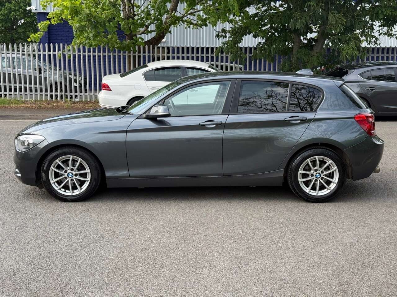 A 2013 BMW 1 SERIES 1.6 116d ED EfficientDynamics Business Hatchback 5dr Diesel Manual Euro 5 ( A 2013 BMW 1 SERIES 1.6 116d ED EfficientDynamics Business Hatchback 5dr Diesel Manual Euro 5 (