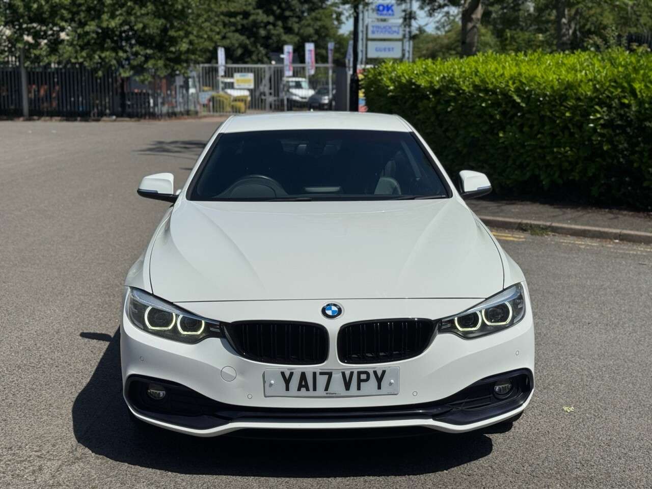 A 2017 BMW 4 SERIES 2.0 420d Sport Coupe 2dr Diesel Auto Euro 6 (s/s) (190 ps) ULEZ+FSH+1FO+LTH A 2017 BMW 4 SERIES 2.0 420d Sport Coupe 2dr Diesel Auto Euro 6 (s/s) (190 ps) ULEZ+FSH+1FO+LTH