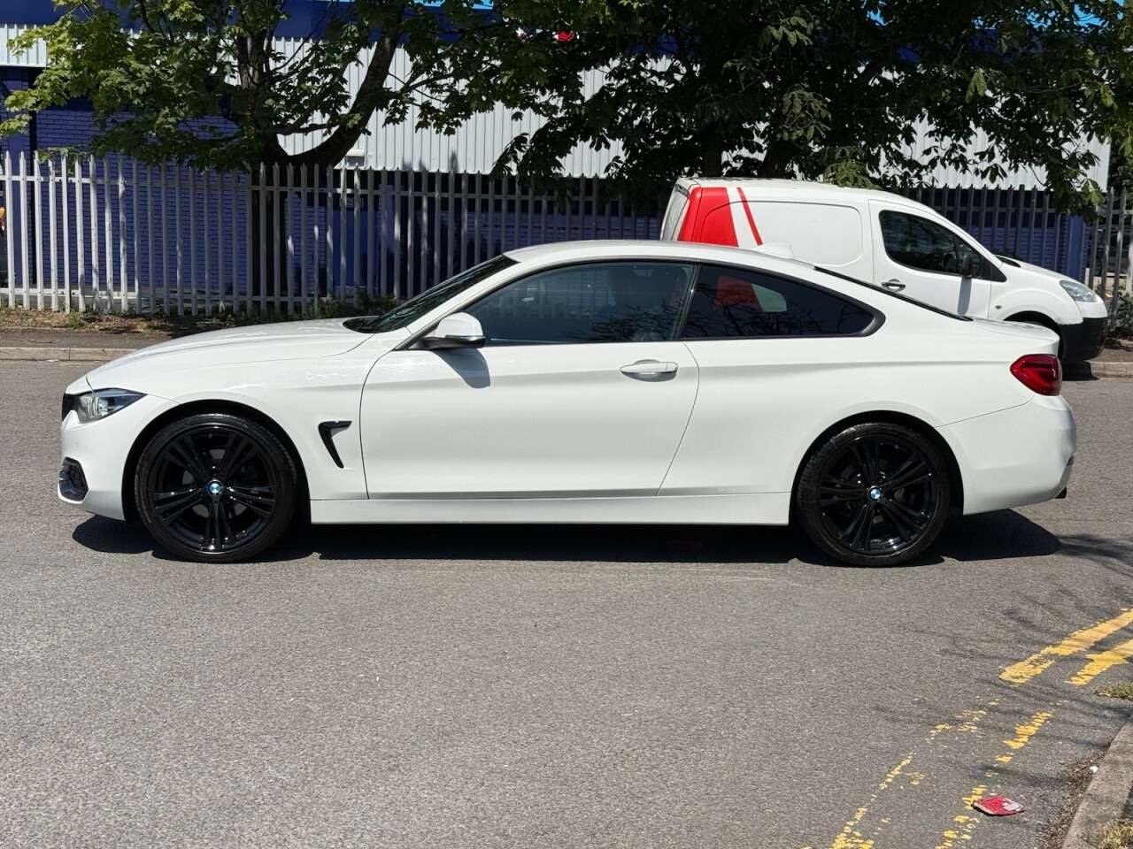 A 2017 BMW 4 SERIES 2.0 420d Sport Coupe 2dr Diesel Auto Euro 6 (s/s) (190 ps) ULEZ+FSH+1FO+LTH A 2017 BMW 4 SERIES 2.0 420d Sport Coupe 2dr Diesel Auto Euro 6 (s/s) (190 ps) ULEZ+FSH+1FO+LTH