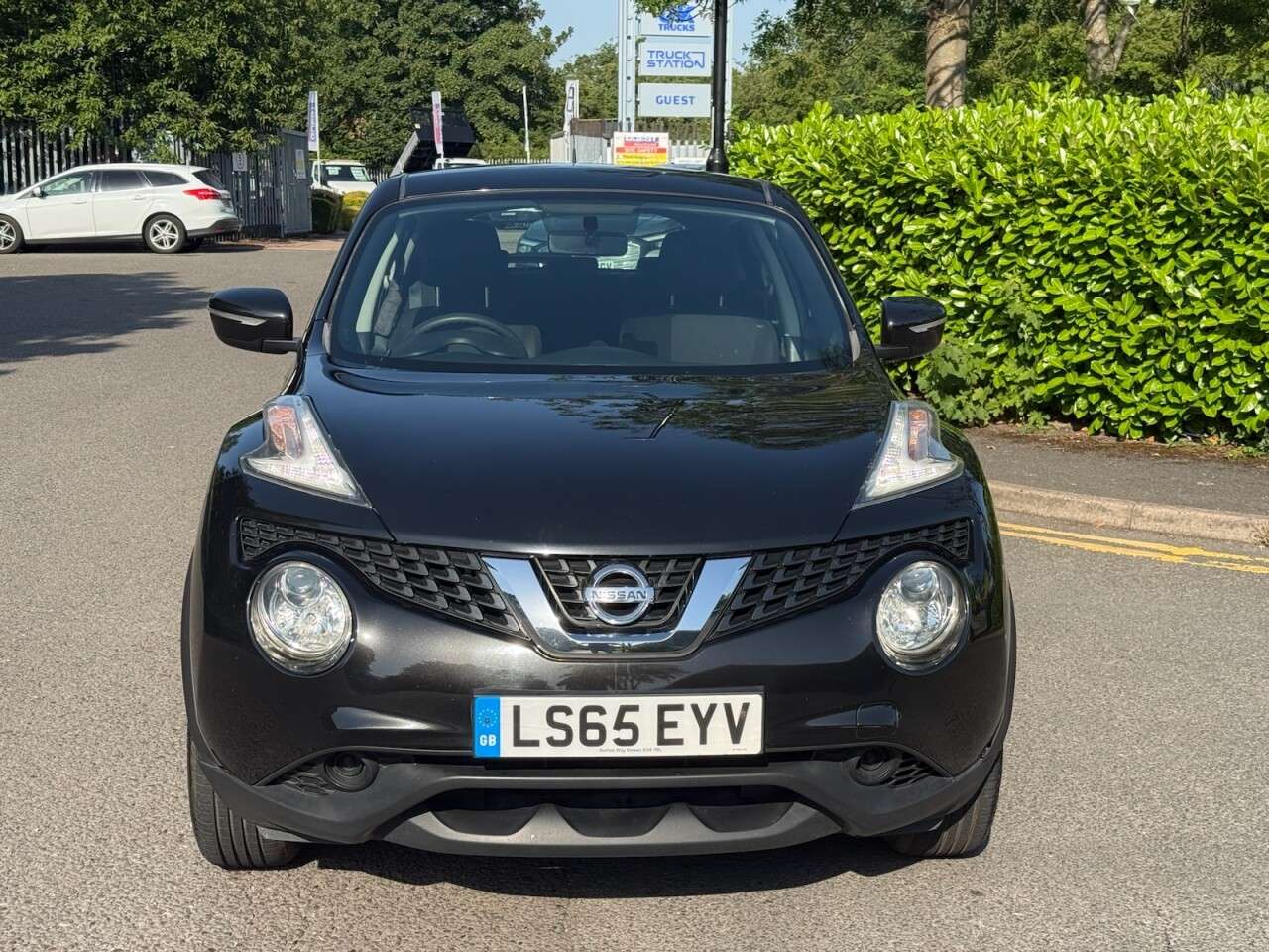A 2015 NISSAN JUKE 1.6 Visia SUV 5dr Petrol Manual Euro 6 (94 ps) ULEZ+1FO+FSH+PETROL A 2015 NISSAN JUKE 1.6 Visia SUV 5dr Petrol Manual Euro 6 (94 ps) ULEZ+1FO+FSH+PETROL