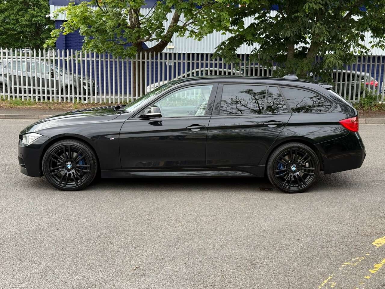 A 2015 BMW 3 SERIES 2.0 320d M Sport Touring 5dr Diesel Auto xDrive Euro 5 (s/s) (184 ps) ULEZ+ A 2015 BMW 3 SERIES 2.0 320d M Sport Touring 5dr Diesel Auto xDrive Euro 5 (s/s) (184 ps) ULEZ+