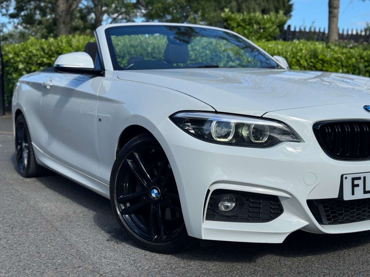 A 2020 BMW 2 SERIES 2.0 220d M Sport Convertible 2dr Diesel Auto Euro 6 (s/s) (190 ps) A 2020 BMW 2 SERIES 2.0 220d M Sport Convertible 2dr Diesel Auto Euro 6 (s/s) (190 ps)