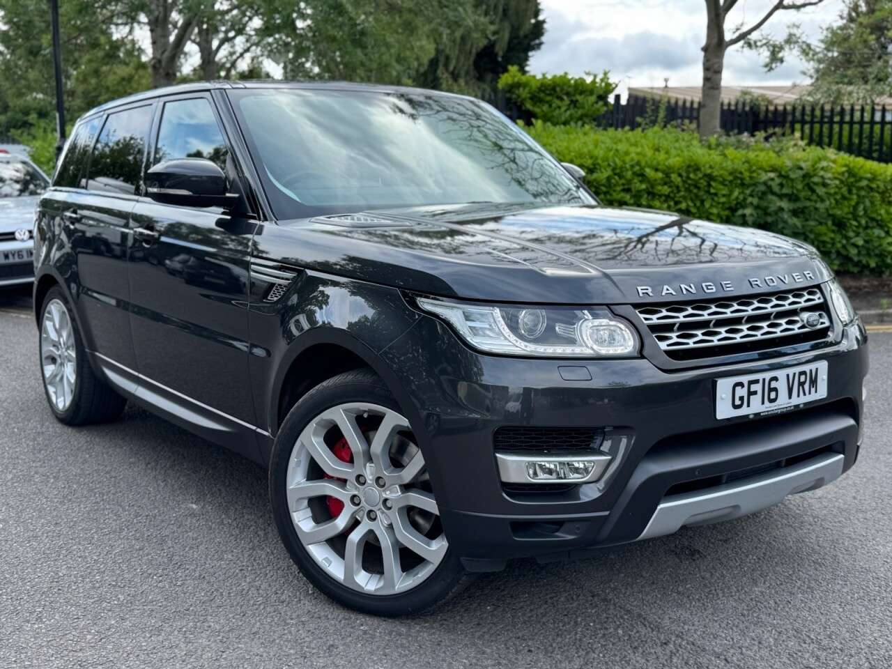 A 2016 LAND ROVER RANGE ROVER SPORT 3.0 SD V6 HSE SUV 5dr Diesel Auto 4WD Euro 6 (s/s) (306 ps) A 2016 LAND ROVER RANGE ROVER SPORT 3.0 SD V6 HSE SUV 5dr Diesel Auto 4WD Euro 6 (s/s) (306 ps)