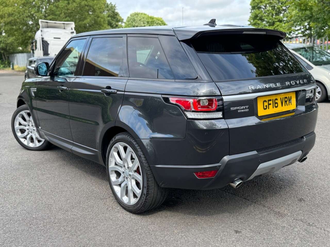 A 2016 LAND ROVER RANGE ROVER SPORT 3.0 SD V6 HSE SUV 5dr Diesel Auto 4WD Euro 6 (s/s) (306 ps) A 2016 LAND ROVER RANGE ROVER SPORT 3.0 SD V6 HSE SUV 5dr Diesel Auto 4WD Euro 6 (s/s) (306 ps)