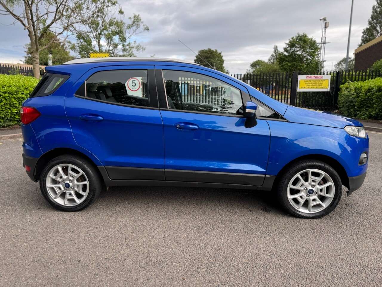 A 2017 FORD ECOSPORT 1.5 TDCi Titanium SUV 5dr Diesel Manual 2WD Euro 6 (95 ps) ULEZ+LOW MILES+S A 2017 FORD ECOSPORT 1.5 TDCi Titanium SUV 5dr Diesel Manual 2WD Euro 6 (95 ps) ULEZ+LOW MILES+S