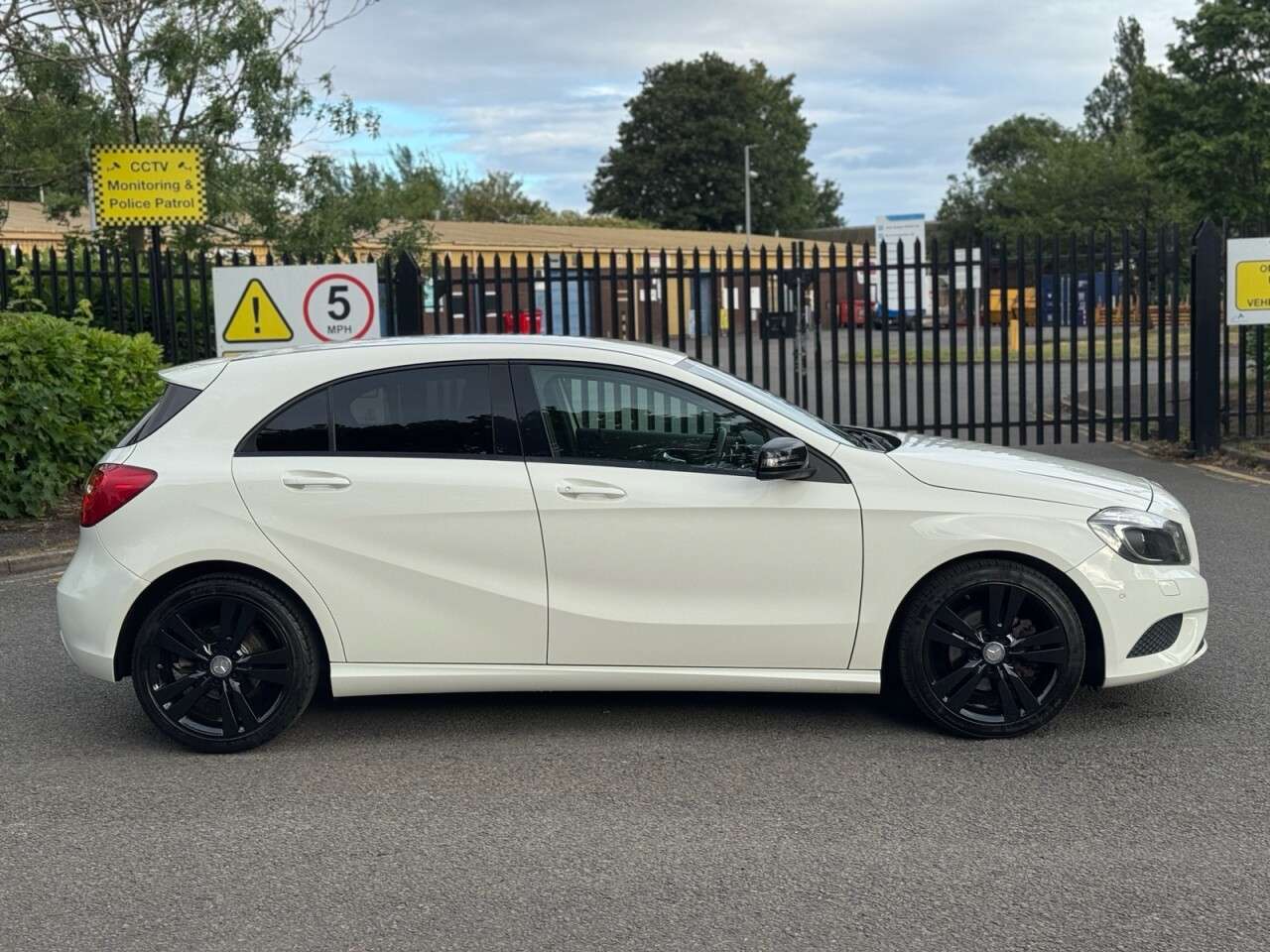 A 2015 MERCEDES-BENZ A-CLASS 1.6 A180 Sport Hatchback 5dr Petrol Manual Euro 6 (s/s) (122 ps) A 2015 MERCEDES-BENZ A-CLASS 1.6 A180 Sport Hatchback 5dr Petrol Manual Euro 6 (s/s) (122 ps)