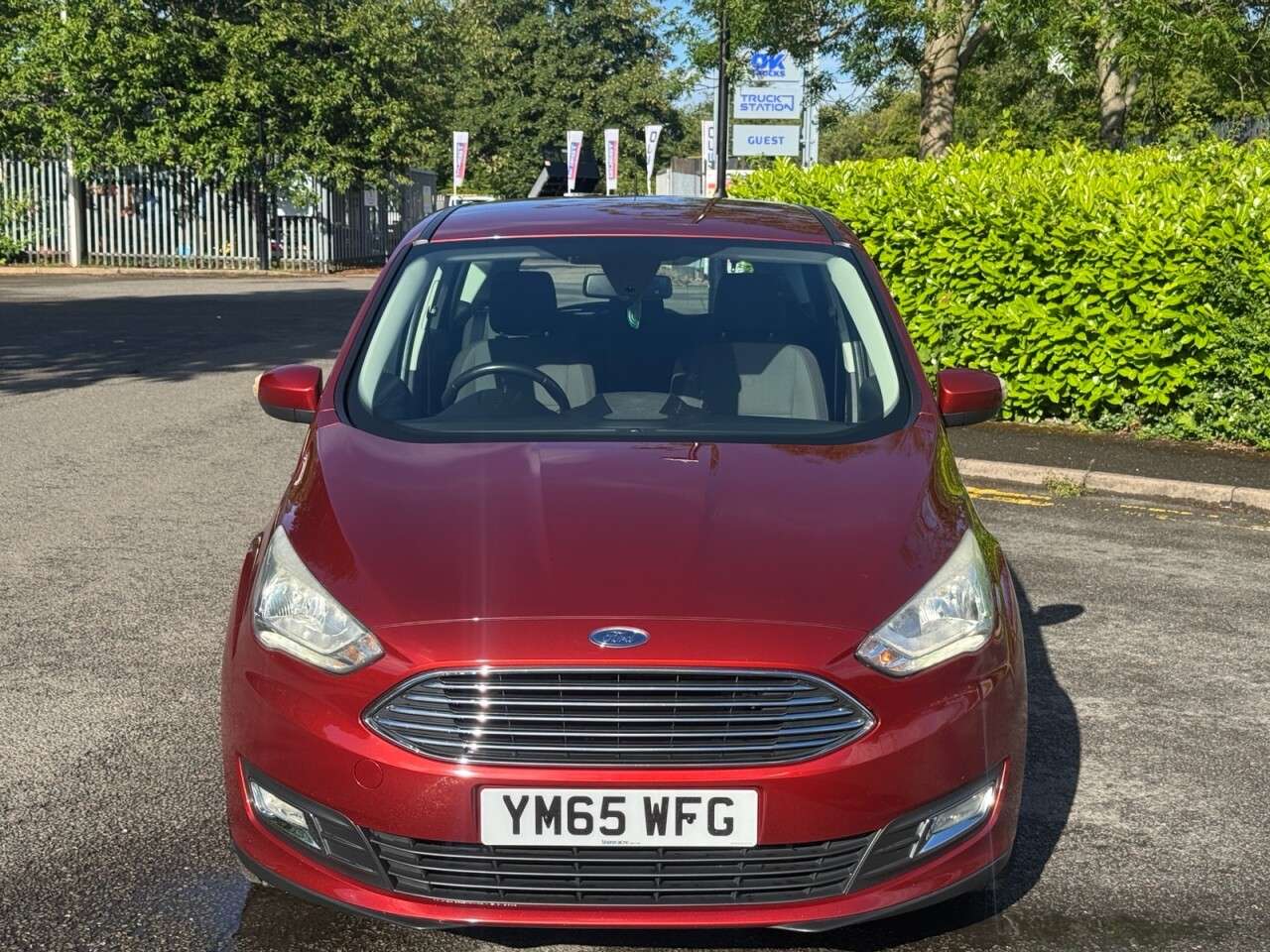 A 2016 FORD C-MAX 2.0 TDCi Titanium MPV 5dr Diesel Powershift Euro 6 (s/s) (Nav) (150 ps) ULE A 2016 FORD C-MAX 2.0 TDCi Titanium MPV 5dr Diesel Powershift Euro 6 (s/s) (Nav) (150 ps) ULE
