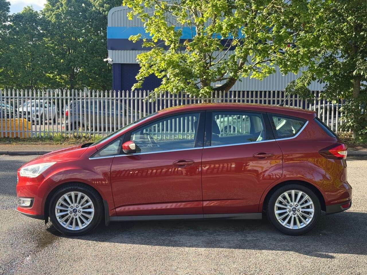 A 2016 FORD C-MAX 2.0 TDCi Titanium MPV 5dr Diesel Powershift Euro 6 (s/s) (Nav) (150 ps) ULE A 2016 FORD C-MAX 2.0 TDCi Titanium MPV 5dr Diesel Powershift Euro 6 (s/s) (Nav) (150 ps) ULE