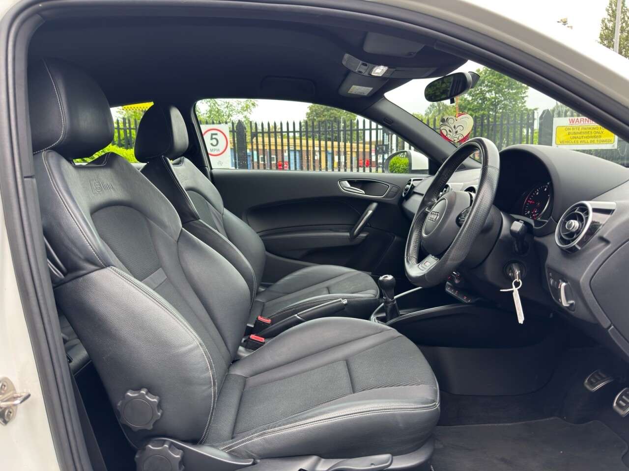 2017 AUDI A1 2017 AUDI A1