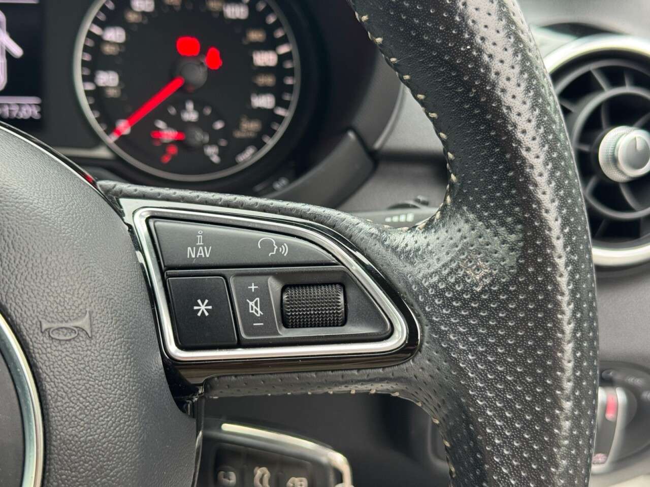 2017 AUDI A1 2017 AUDI A1