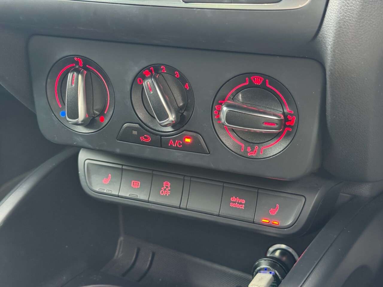 2017 AUDI A1 2017 AUDI A1