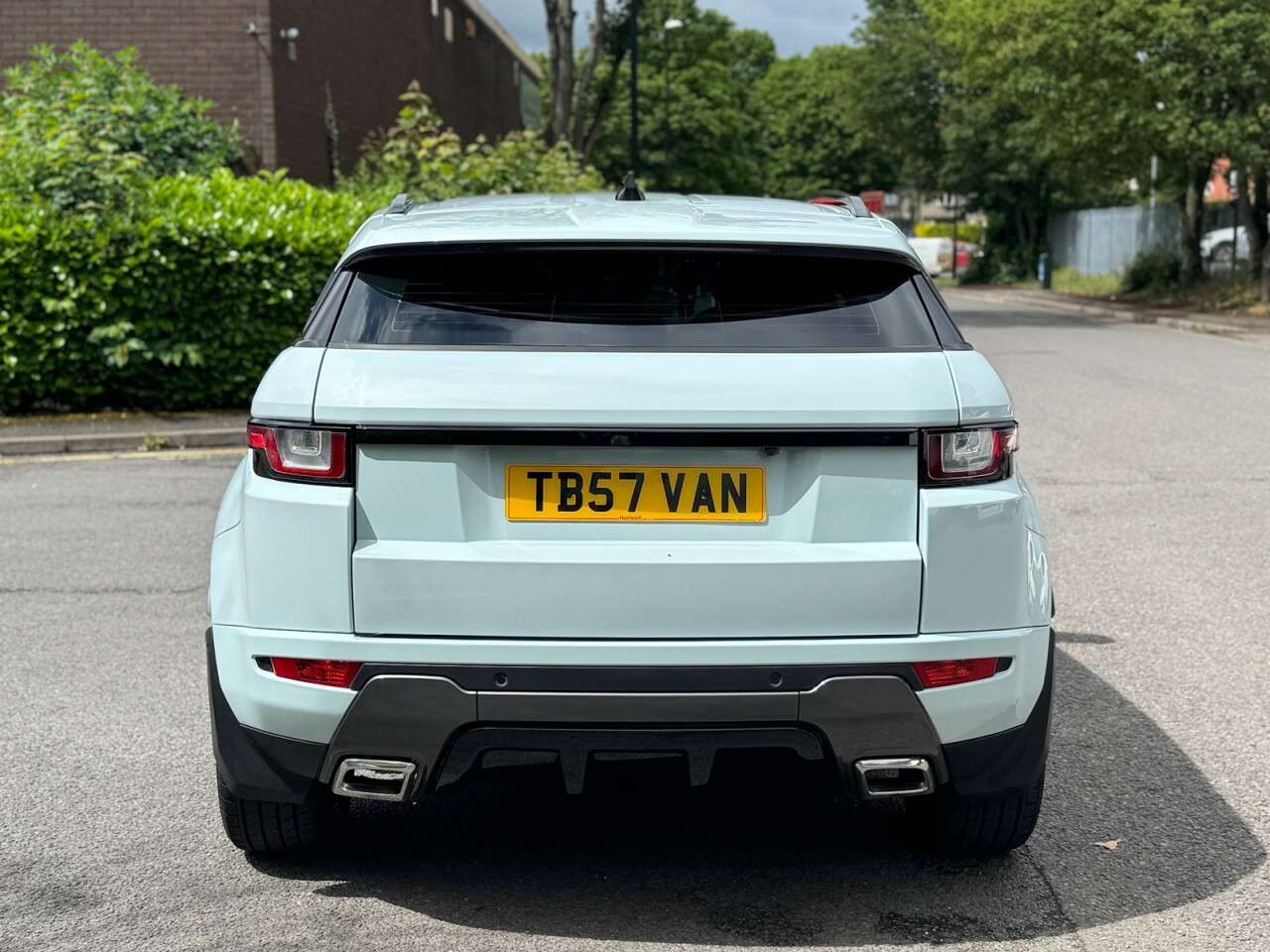A 2017 LAND ROVER RANGE ROVER EVOQUE 2.0 TD4 HSE Dynamic Coupe 3dr Diesel Auto 4WD Euro 6 (s/s) (180 ps) ULEZ+FS A 2017 LAND ROVER RANGE ROVER EVOQUE 2.0 TD4 HSE Dynamic Coupe 3dr Diesel Auto 4WD Euro 6 (s/s) (180 ps) ULEZ+FS