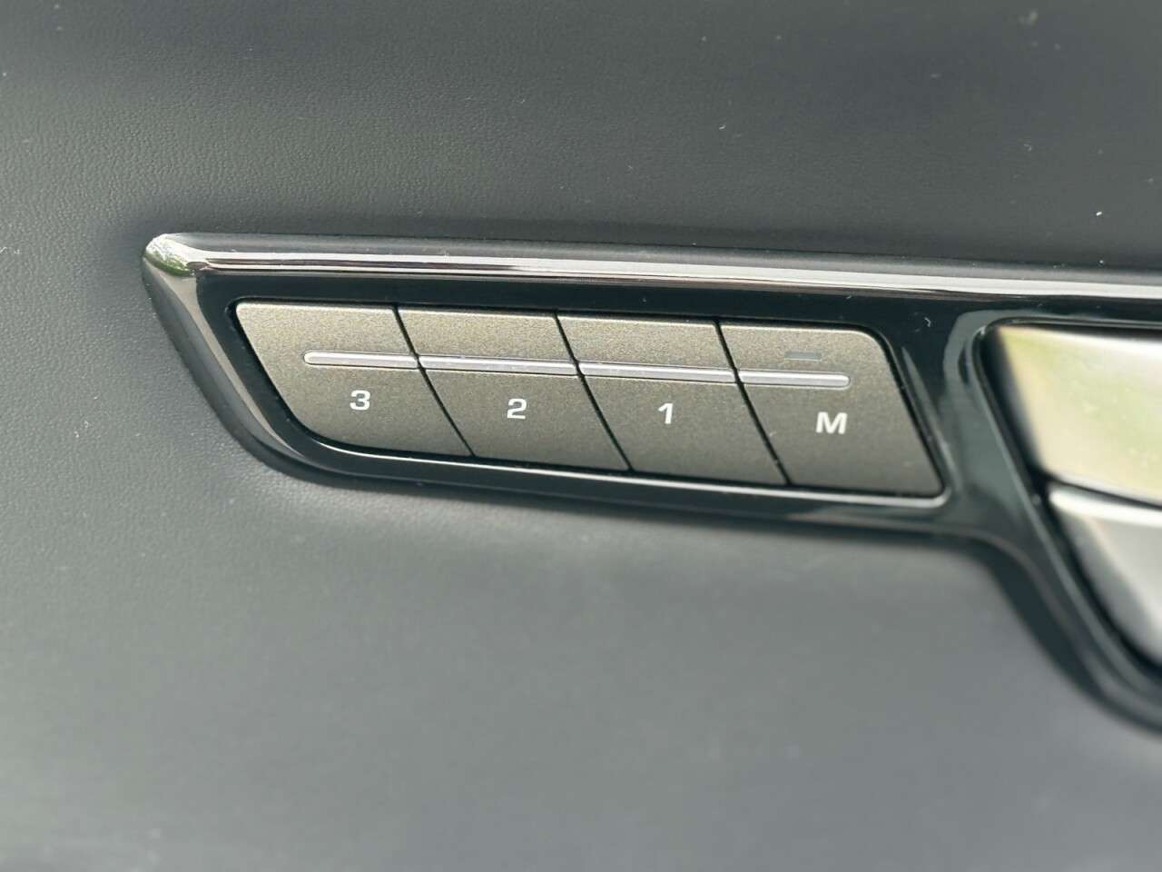 2017 LAND ROVER RANGE ROVER EVOQUE 2017 LAND ROVER RANGE ROVER EVOQUE