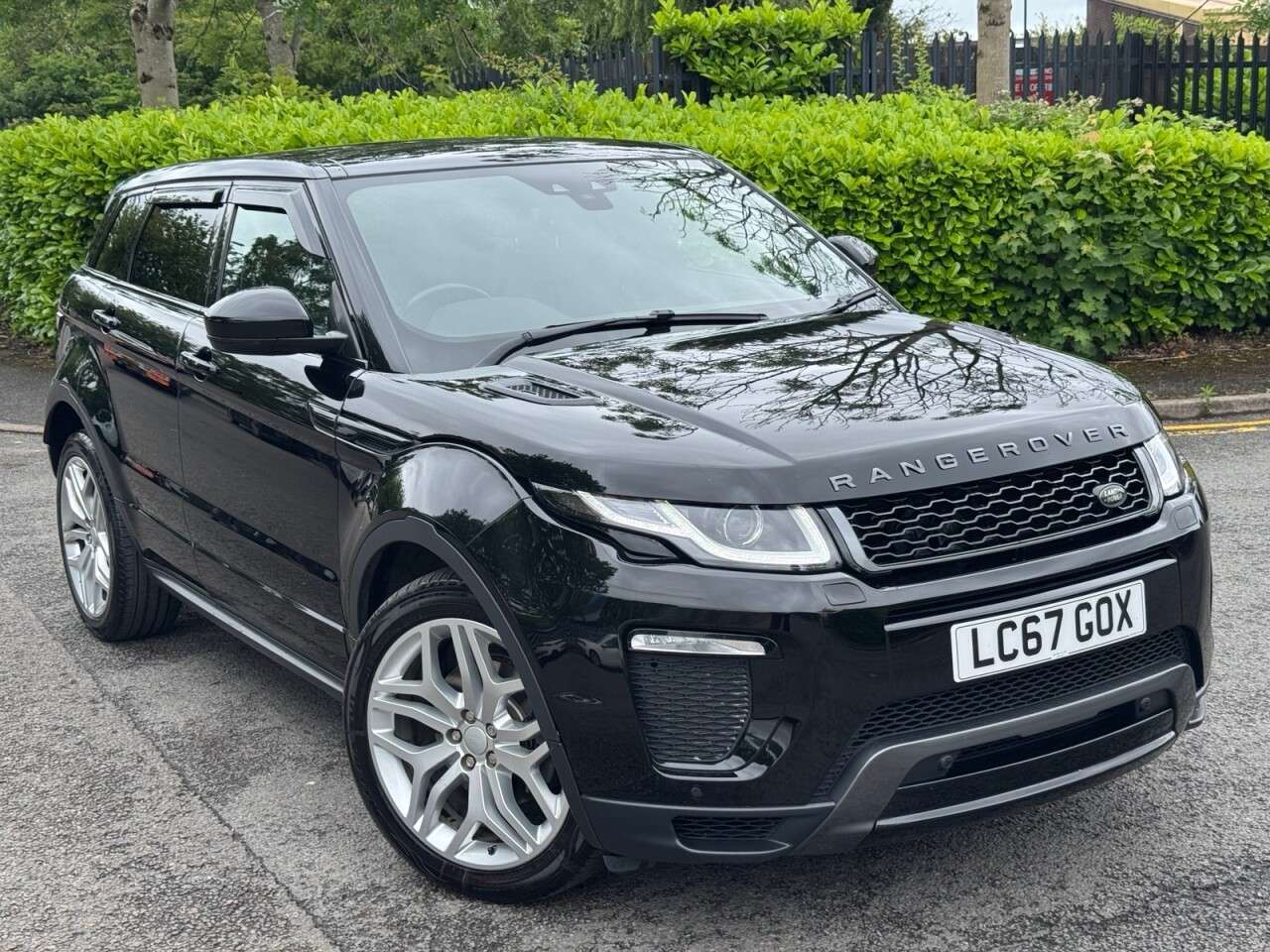 A 2017 LAND ROVER RANGE ROVER EVOQUE 2.0 TD4 HSE Dynamic SUV 5dr Diesel Auto 4WD Euro 6 (s/s) (180 ps) ULEZ+FSH+ A 2017 LAND ROVER RANGE ROVER EVOQUE 2.0 TD4 HSE Dynamic SUV 5dr Diesel Auto 4WD Euro 6 (s/s) (180 ps) ULEZ+FSH+