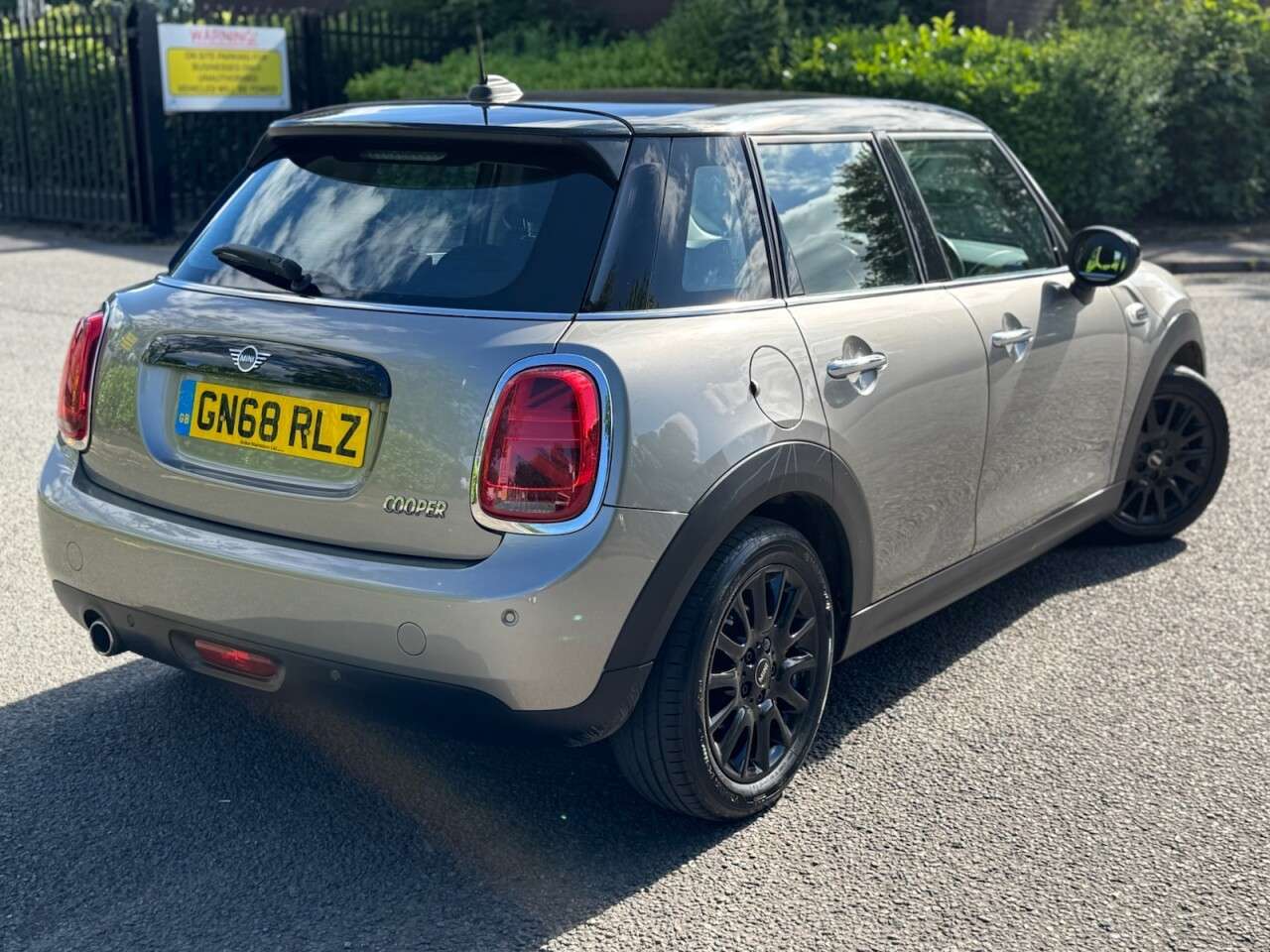 A 2018 MINI HATCH 1.5 Cooper GPF Hatchback 5dr Petrol Manual Euro 6 (s/s) (136 ps) A 2018 MINI HATCH 1.5 Cooper GPF Hatchback 5dr Petrol Manual Euro 6 (s/s) (136 ps)