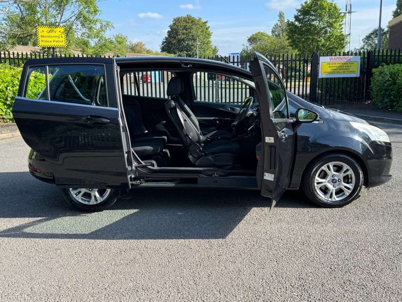 A 2014 FORD B-MAX 1.6 TDCi Zetec MPV 5dr Diesel Manual Euro 5 (95 ps) A 2014 FORD B-MAX 1.6 TDCi Zetec MPV 5dr Diesel Manual Euro 5 (95 ps)