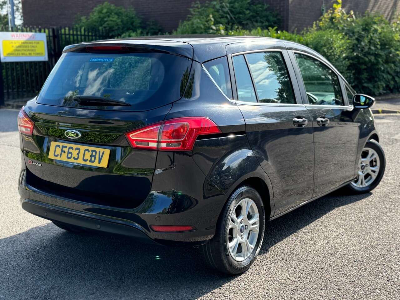 A 2014 FORD B-MAX 1.6 TDCi Zetec MPV 5dr Diesel Manual Euro 5 (95 ps) A 2014 FORD B-MAX 1.6 TDCi Zetec MPV 5dr Diesel Manual Euro 5 (95 ps)