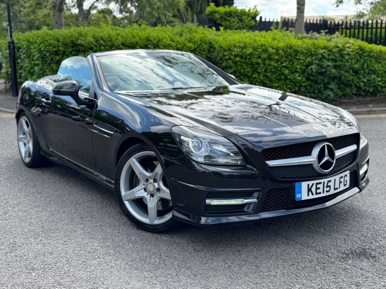 A 2015 MERCEDES-BENZ SLK 2.1 SLK250 CDI AMG Sport Convertible 2dr Diesel G-Tronic+ Euro 5 (s/s) (204 A 2015 MERCEDES-BENZ SLK 2.1 SLK250 CDI AMG Sport Convertible 2dr Diesel G-Tronic+ Euro 5 (s/s) (204