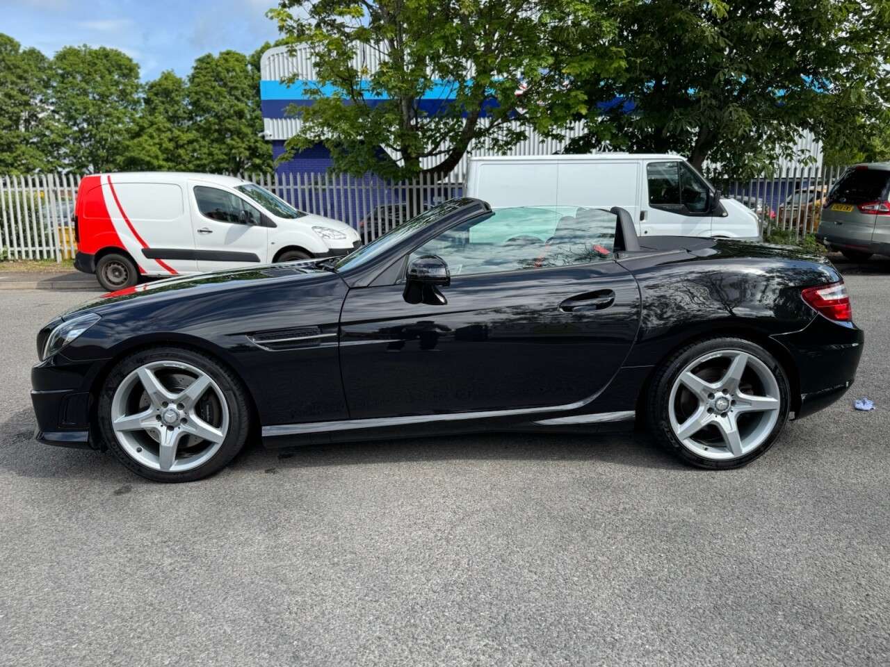 A 2015 MERCEDES-BENZ SLK 2.1 SLK250 CDI AMG Sport Convertible 2dr Diesel G-Tronic+ Euro 5 (s/s) (204 A 2015 MERCEDES-BENZ SLK 2.1 SLK250 CDI AMG Sport Convertible 2dr Diesel G-Tronic+ Euro 5 (s/s) (204