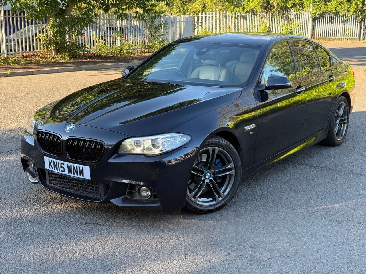 A 2015 BMW 5 SERIES 2.0 520d M Sport Saloon 4dr Diesel Auto Euro 6 (s/s) (190 ps) A 2015 BMW 5 SERIES 2.0 520d M Sport Saloon 4dr Diesel Auto Euro 6 (s/s) (190 ps)