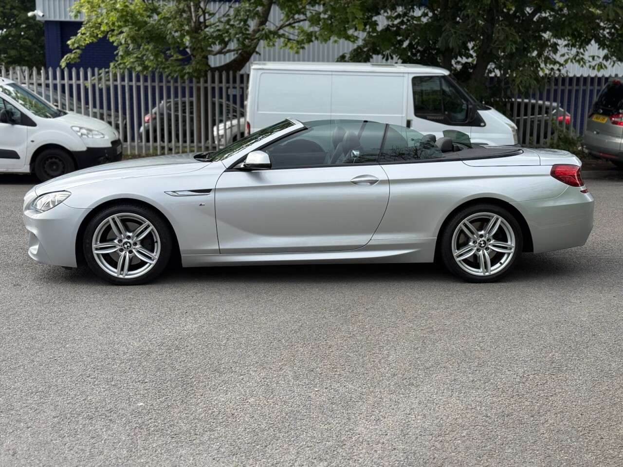 A 2014 BMW 6 SERIES 3.0 640d M Sport Convertible 2dr Diesel Auto Euro 5 (s/s) (313 ps) STUNNING A 2014 BMW 6 SERIES 3.0 640d M Sport Convertible 2dr Diesel Auto Euro 5 (s/s) (313 ps) STUNNING