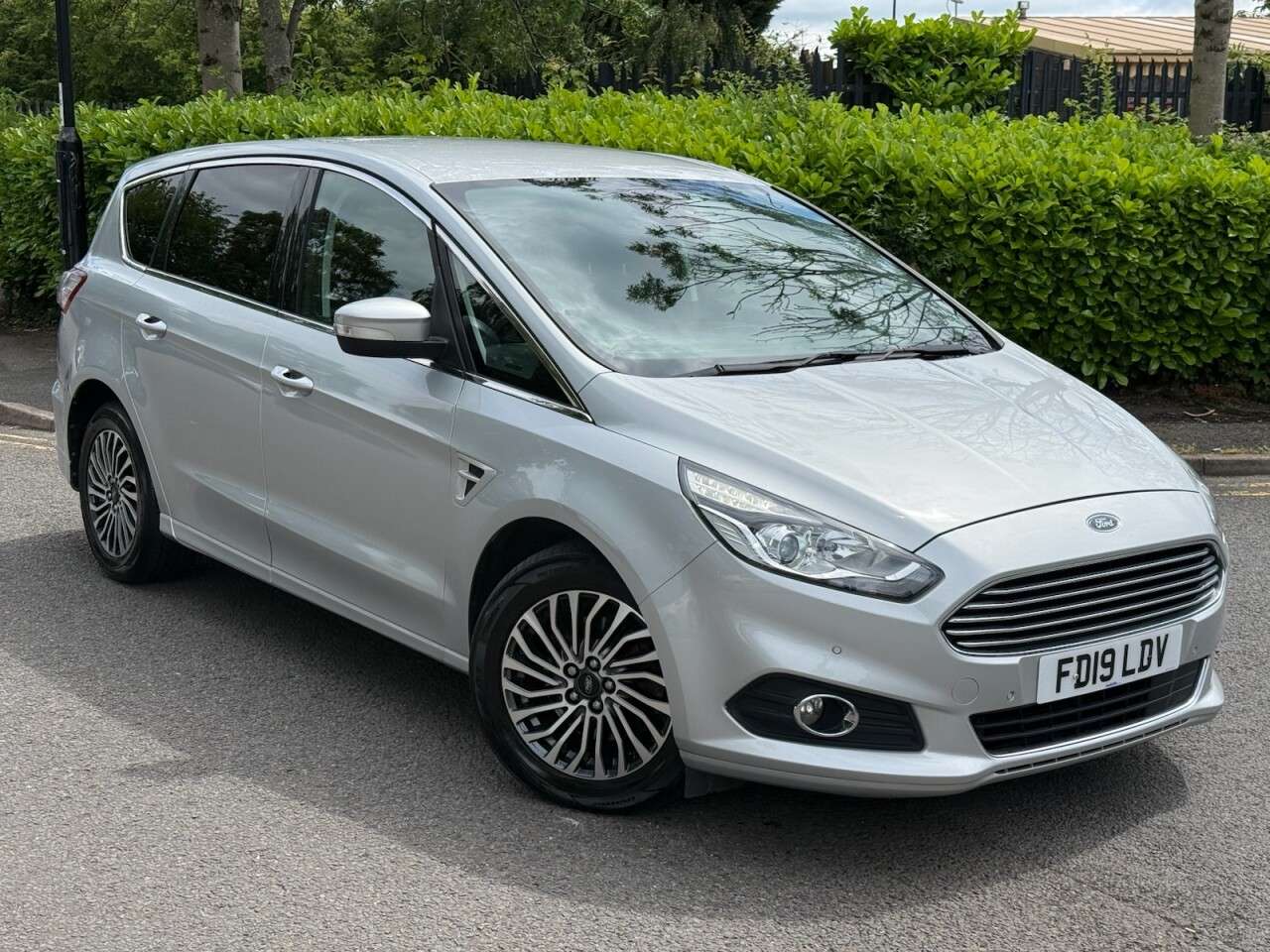 A 2019 FORD S-MAX 2.0 EcoBlue Titanium MPV 5dr Diesel Auto Euro 6 (s/s) (190 ps) A 2019 FORD S-MAX 2.0 EcoBlue Titanium MPV 5dr Diesel Auto Euro 6 (s/s) (190 ps)