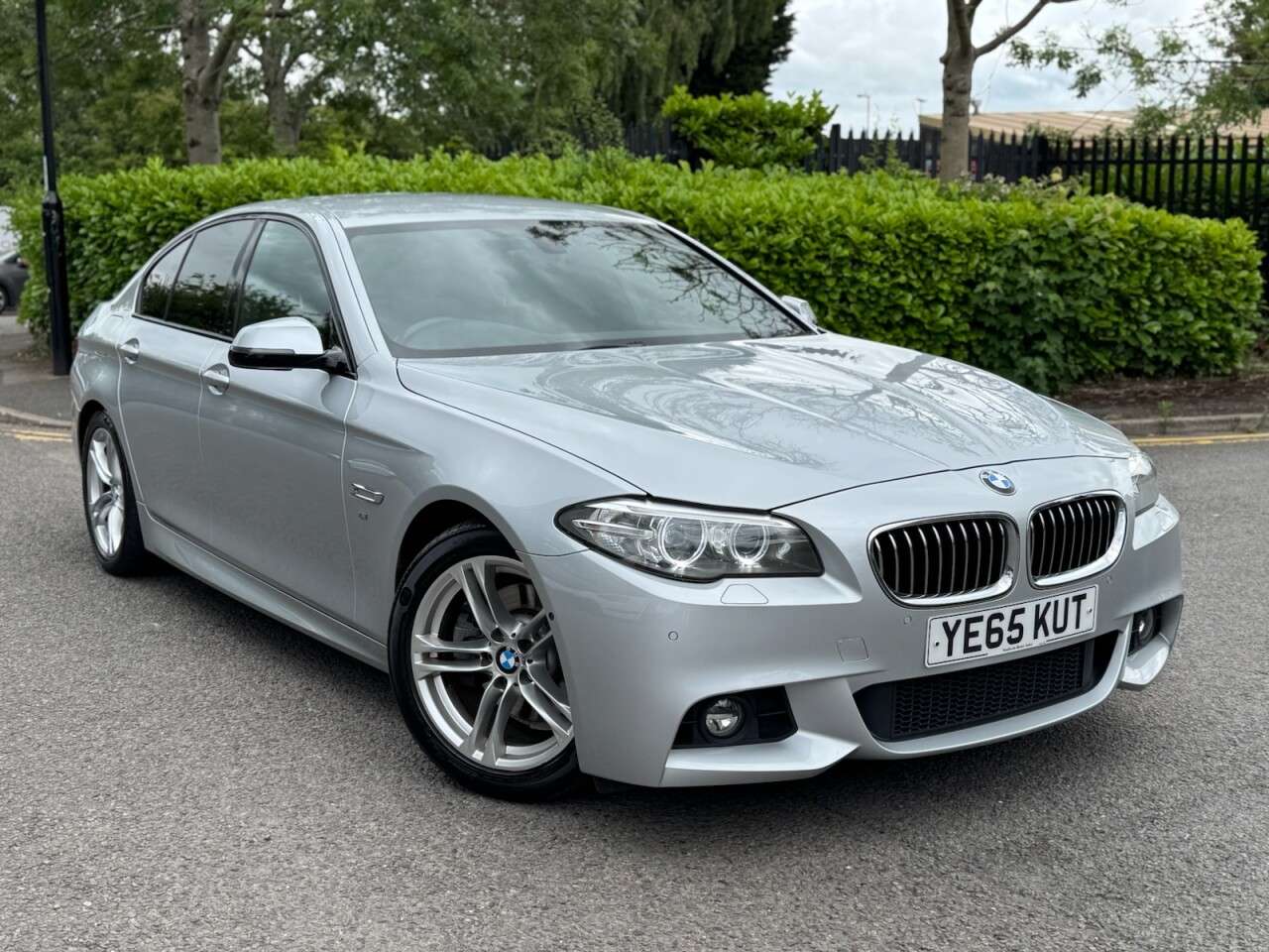 A 2015 BMW 5 SERIES 2.0 520d M Sport Saloon 4dr Diesel Auto Euro 6 (s/s) (190 ps) A 2015 BMW 5 SERIES 2.0 520d M Sport Saloon 4dr Diesel Auto Euro 6 (s/s) (190 ps)