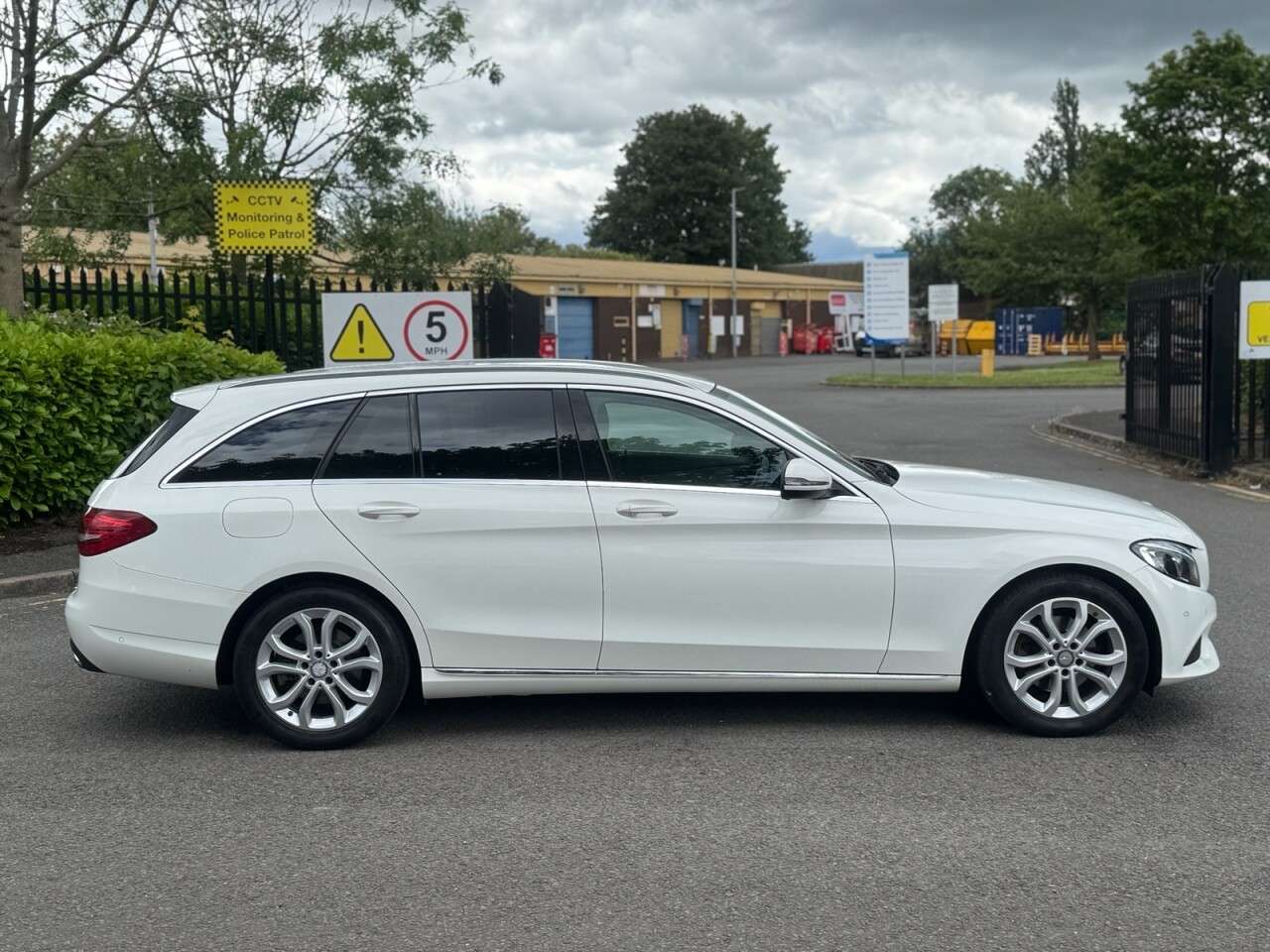 A 2015 MERCEDES-BENZ C CLASS 2.1 C220d Sport Estate 5dr Diesel 7G-Tronic+ Euro 6 (s/s) (170 ps) A 2015 MERCEDES-BENZ C CLASS 2.1 C220d Sport Estate 5dr Diesel 7G-Tronic+ Euro 6 (s/s) (170 ps)